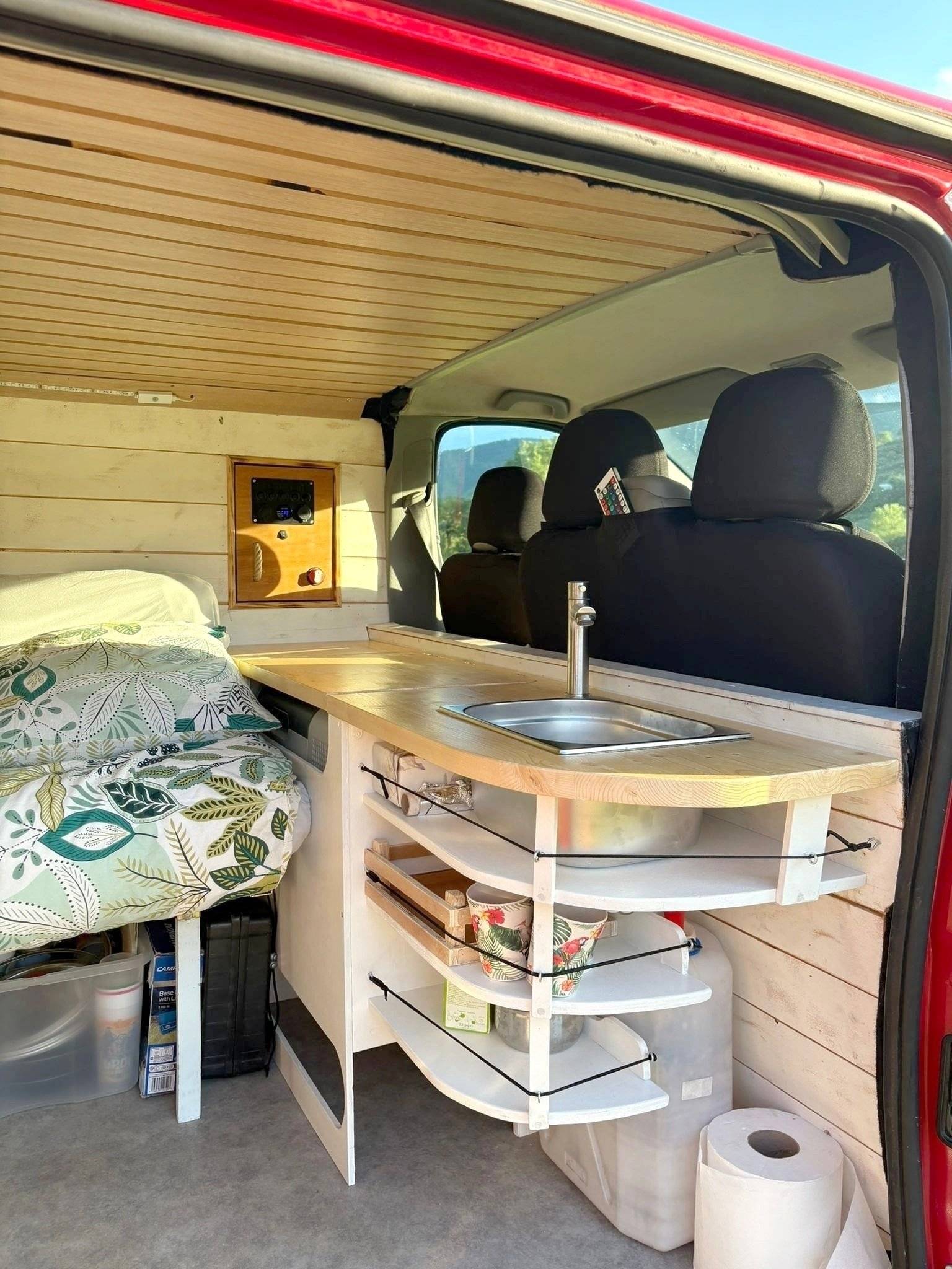 Kochnische Renault Trafic 2 l 115 ch 2.0 dci | L2H1 - Yescapa