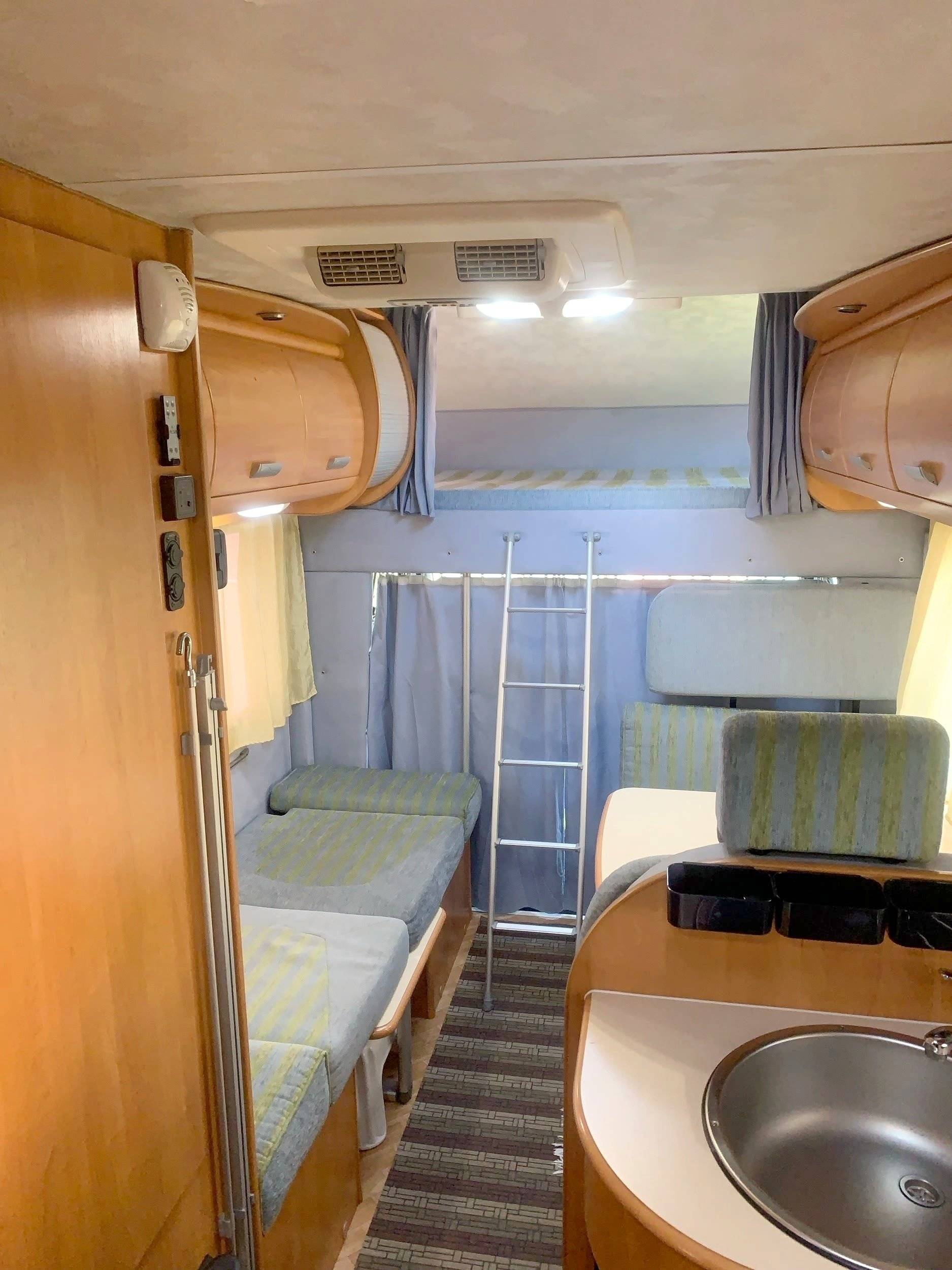 Plazas en cama Fiat Ducato 2.8 JTD - Yescapa