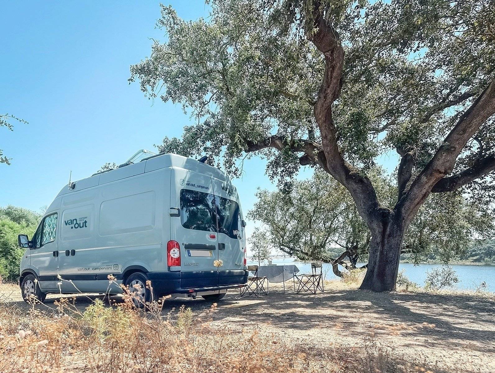 van.out Renault Master