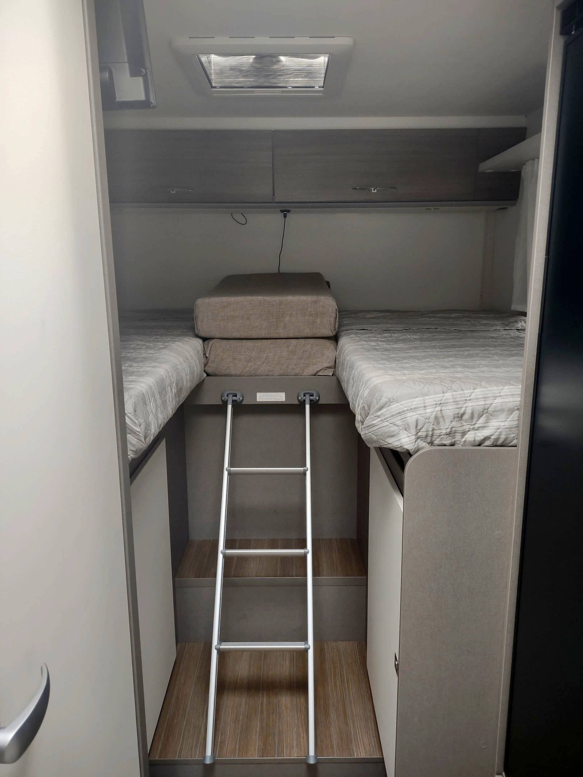 Letti Renault Master 2,3 l 125 ch - Yescapa