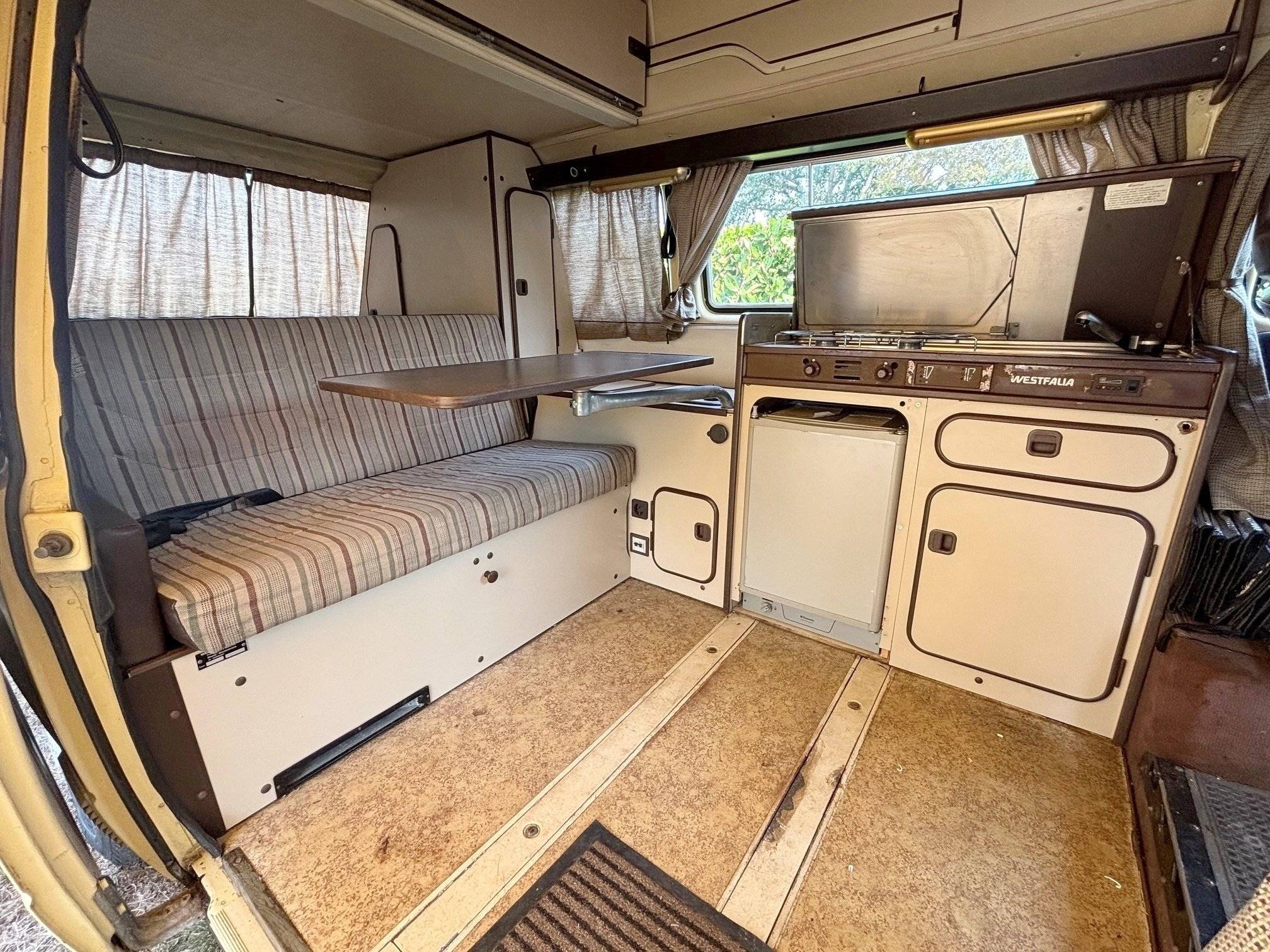 Coin repas Volkswagen VOLKSWAGEN CALIFORNIA - Yescapa