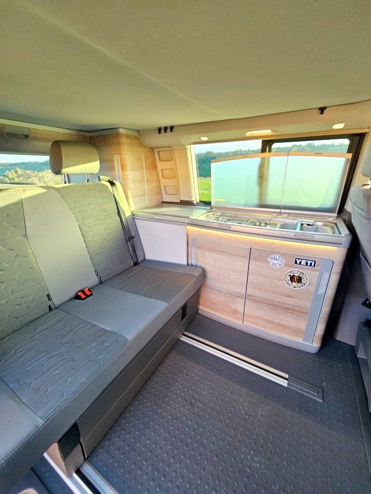 Volkswagen T6.1 California Coast Edition