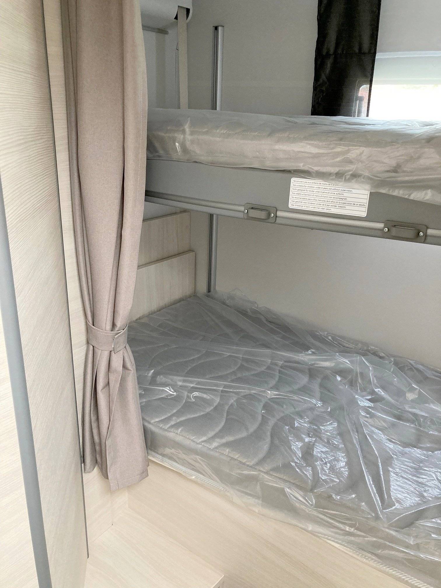 Challenger Challenger 380