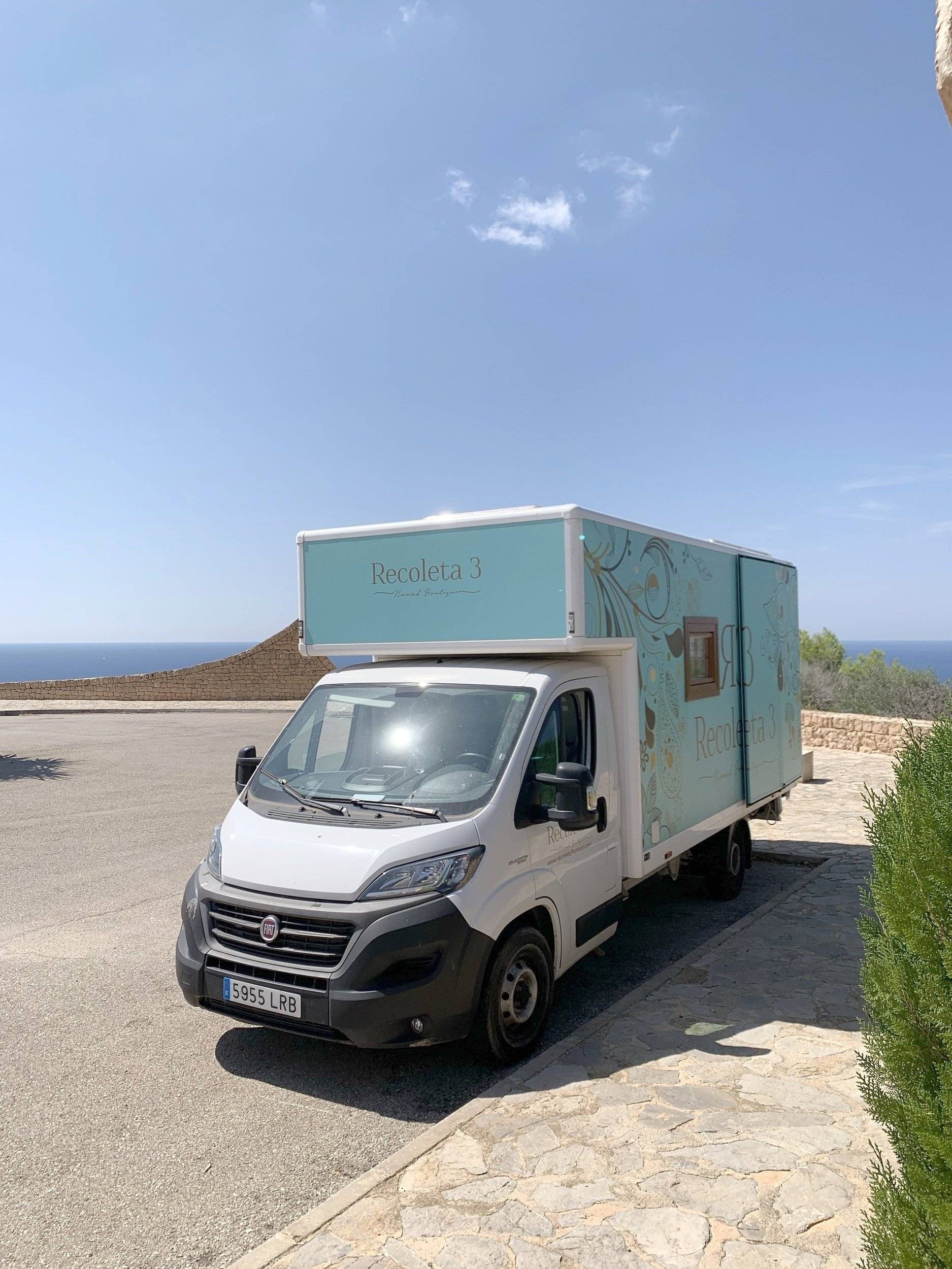 Vue avant de 3/4 Fiat - Yescapa