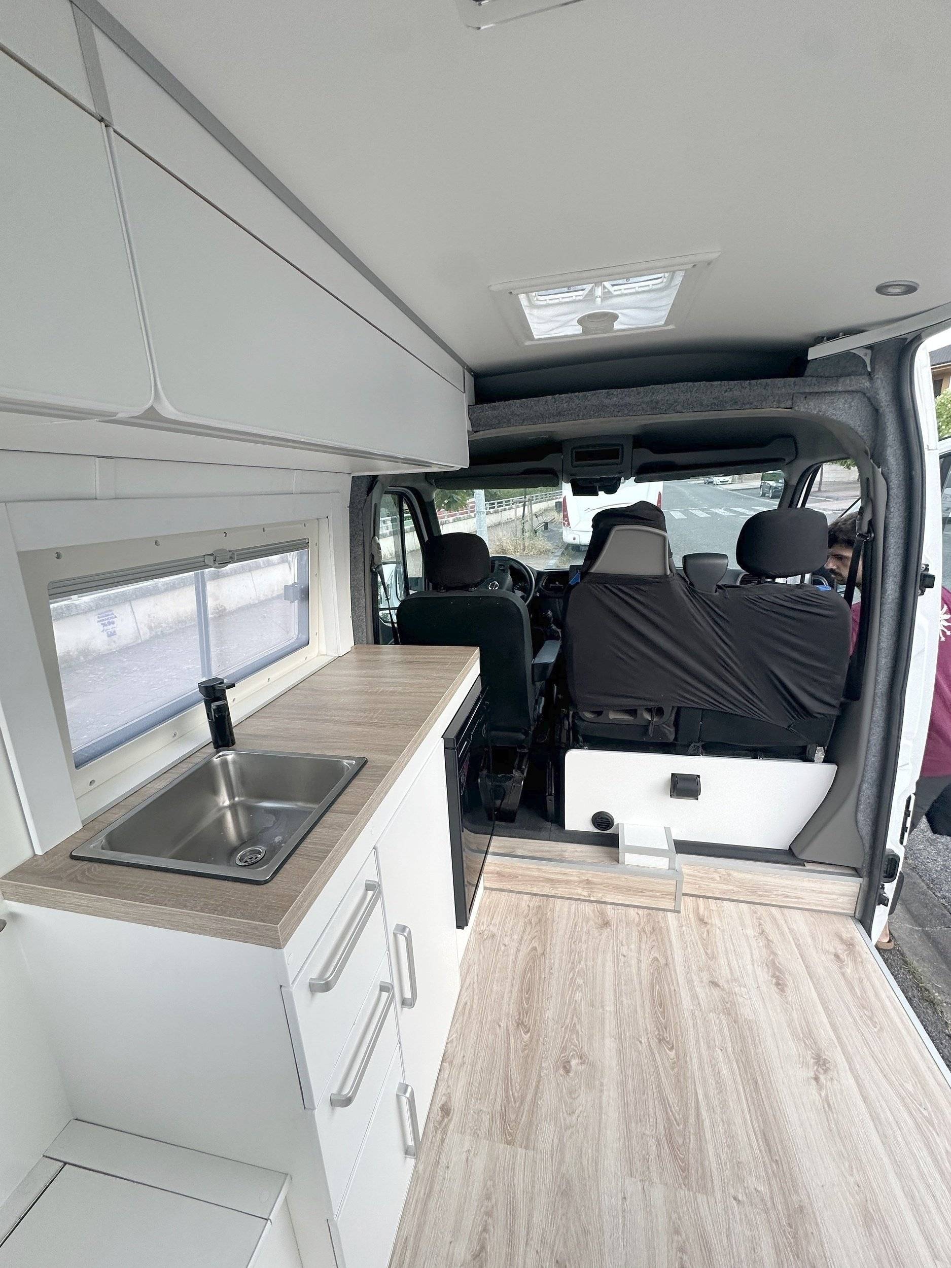 Kitchen Nissan - Yescapa