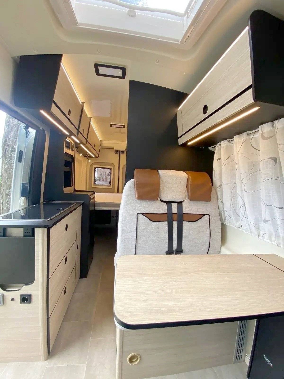 Menjador Ford transit 2,0l 165 ch auto - Yescapa