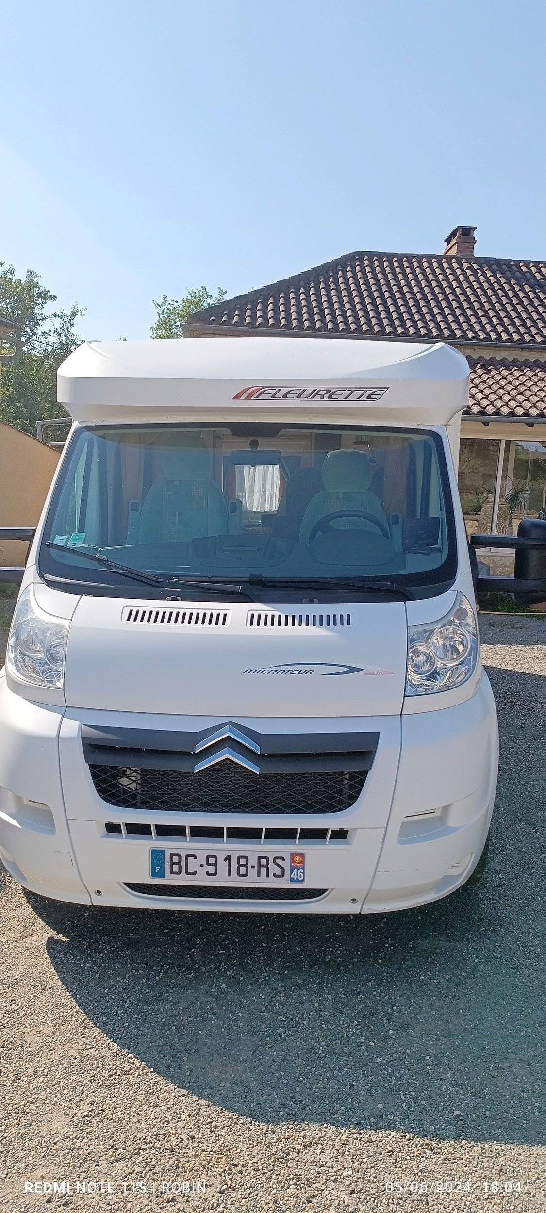 Vista del vehículo ángulo delantero Citroën - Yescapa