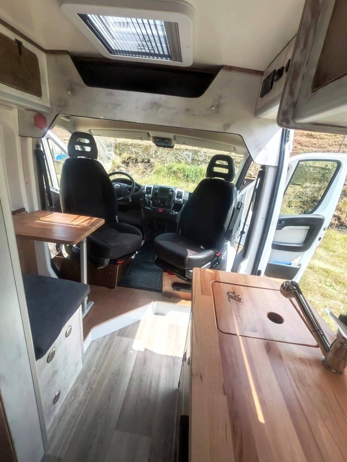 Comedor Fiat Ducato 2,3 130 ch - Yescapa