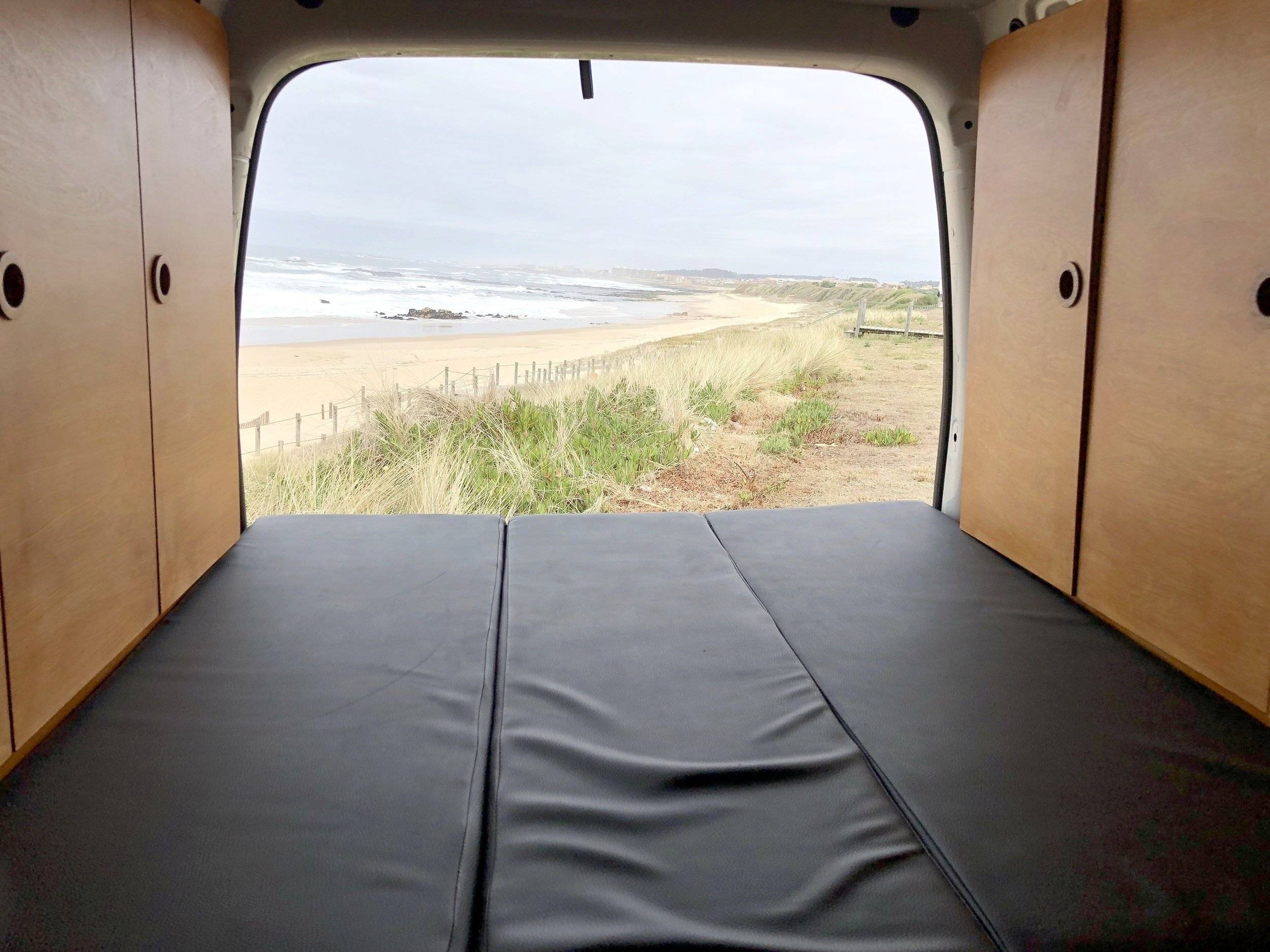 Plazas en cama Volkswagen Caddy 2,0 l 102 ch - Yescapa