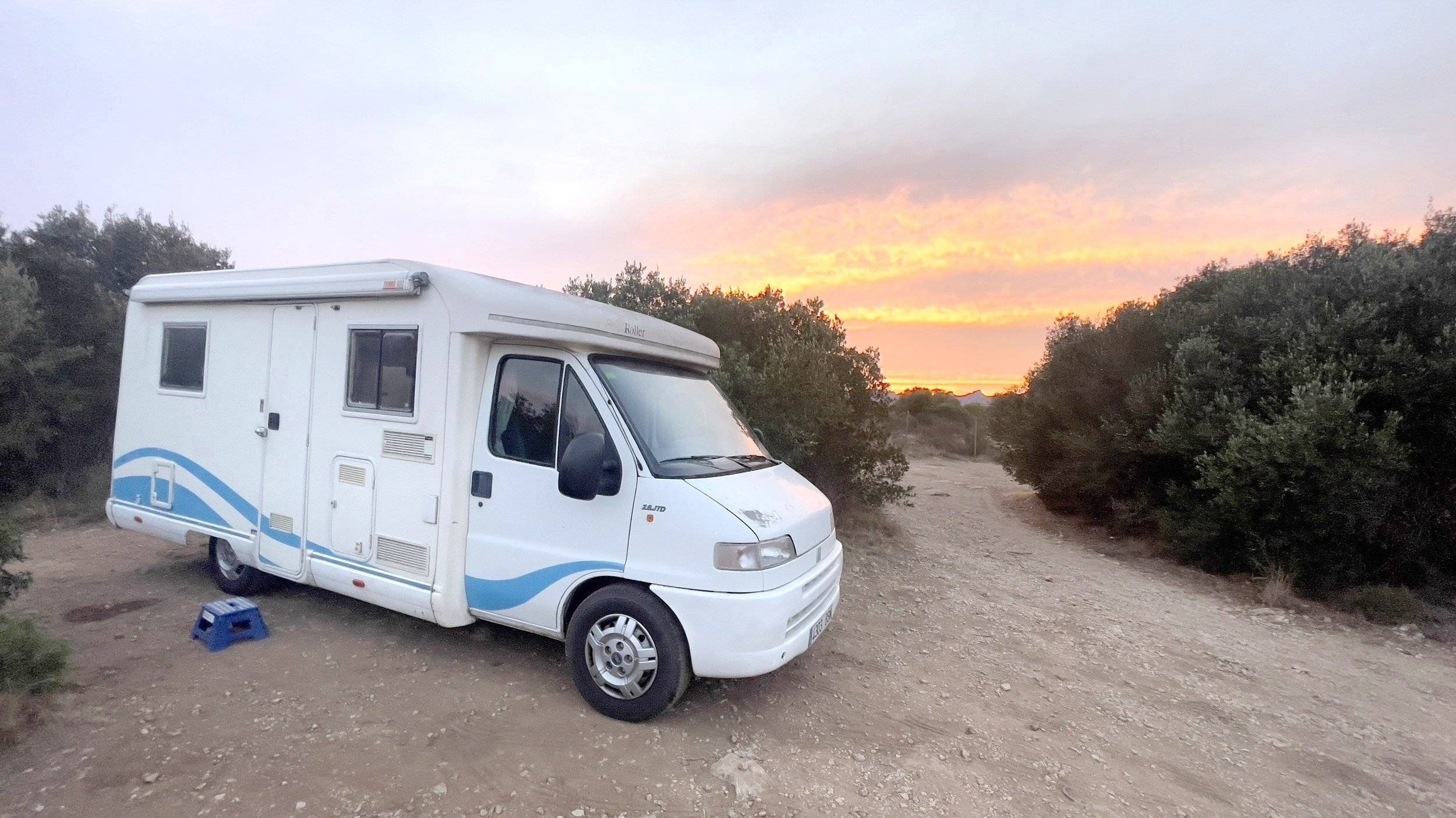 Voorkant 3/4 Fiat Ducato 2.8 JTD - Yescapa