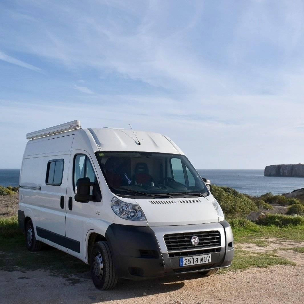 Vue avant de 3/4 Iveco Fiat ducato - Yescapa