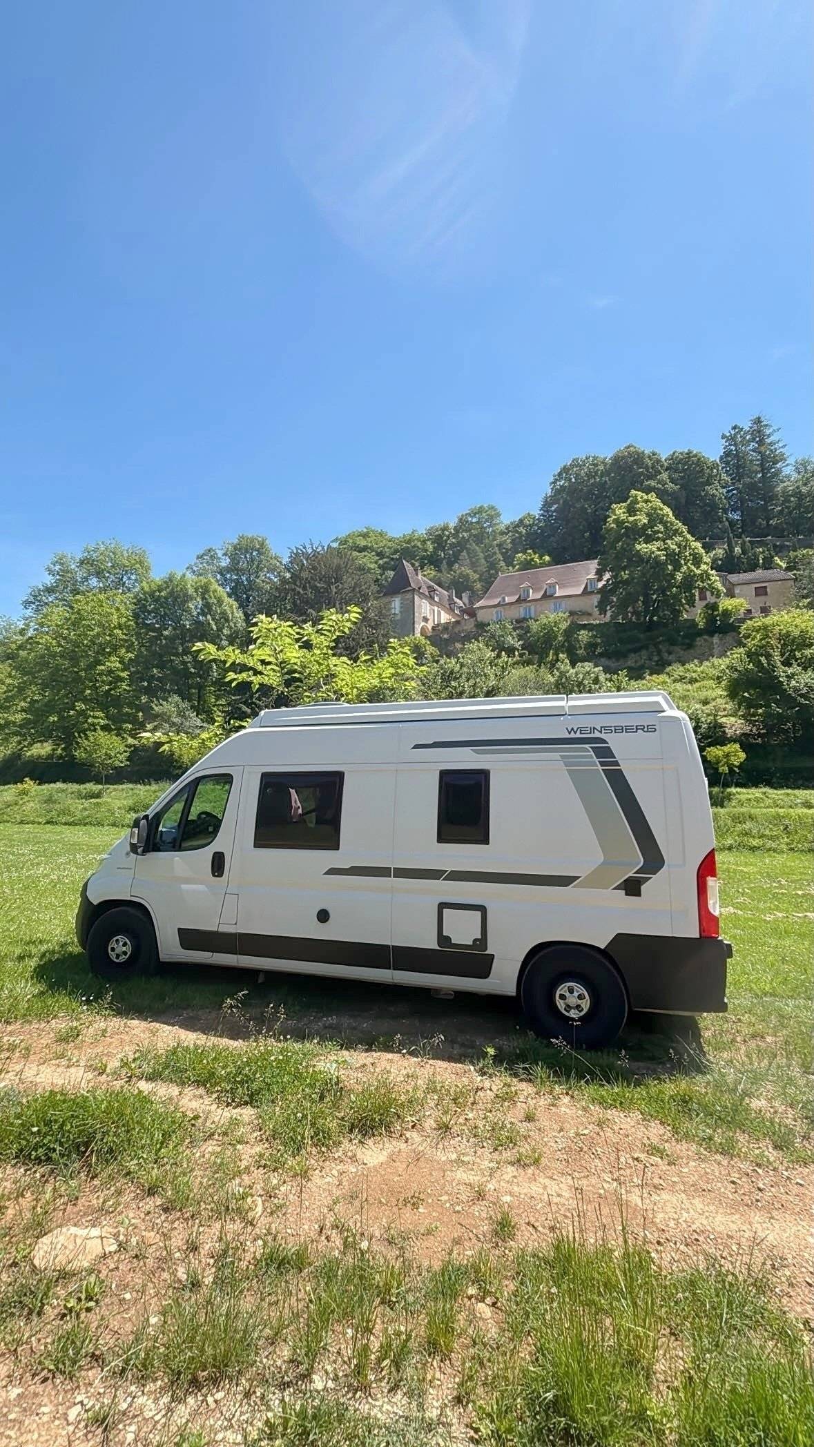 Front view from 3/4 Fiat Ducato 2,3 l 140 Multijet - Yescapa