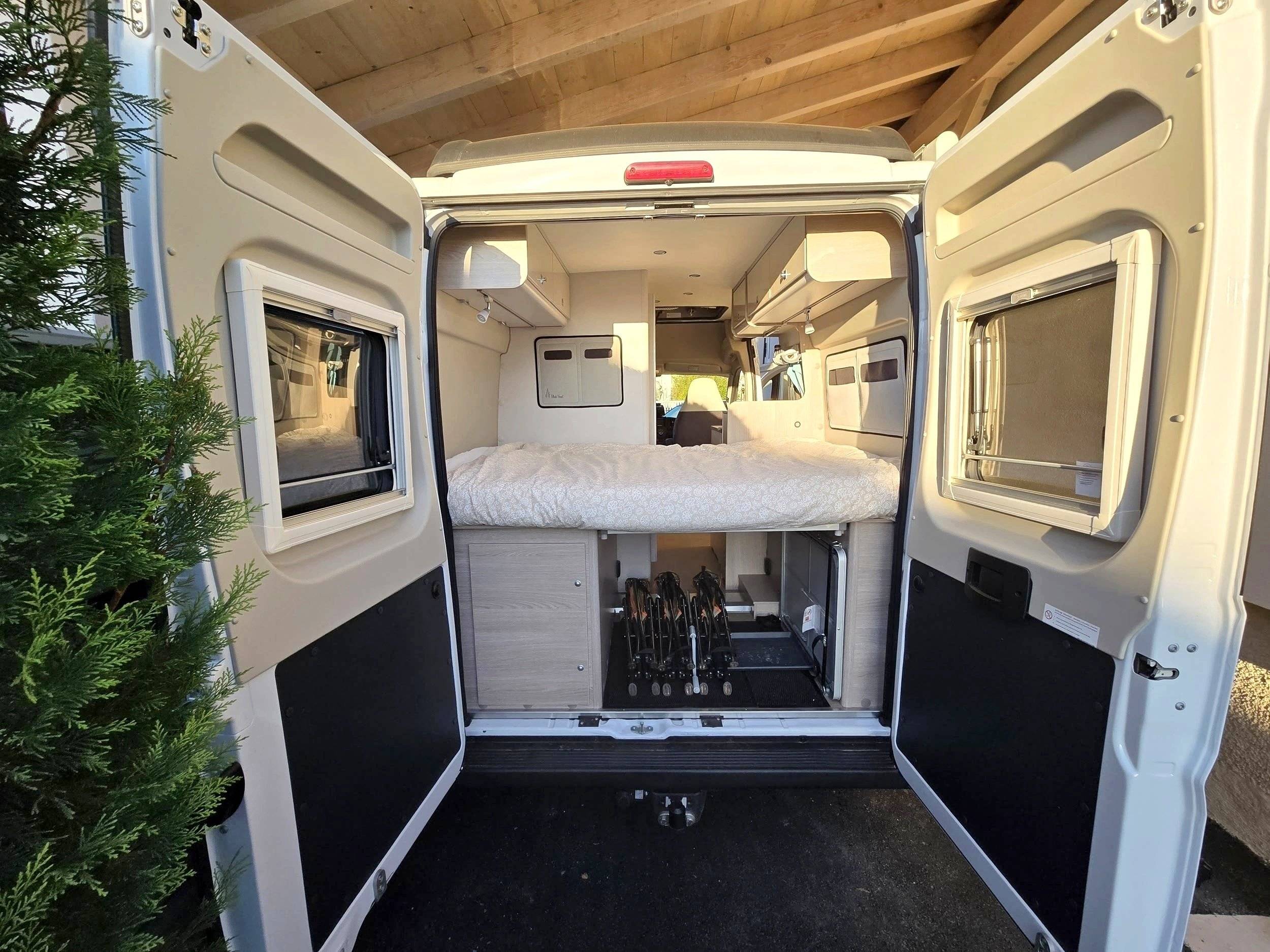 Bürstner CAMPEO C540 BLACK FOREST