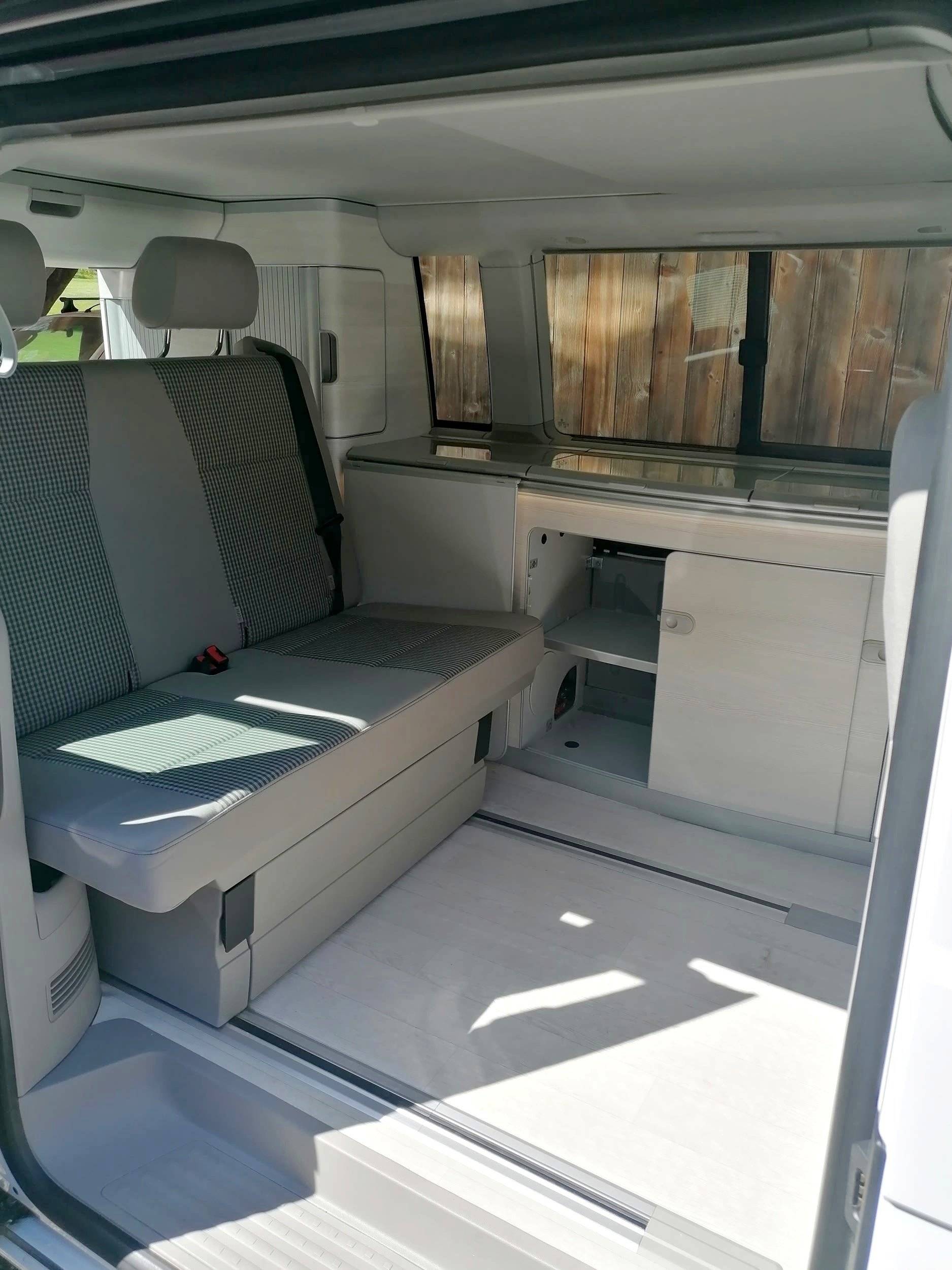 Coin repas Volkswagen Volkswagen T6.1 California COAST - Yescapa