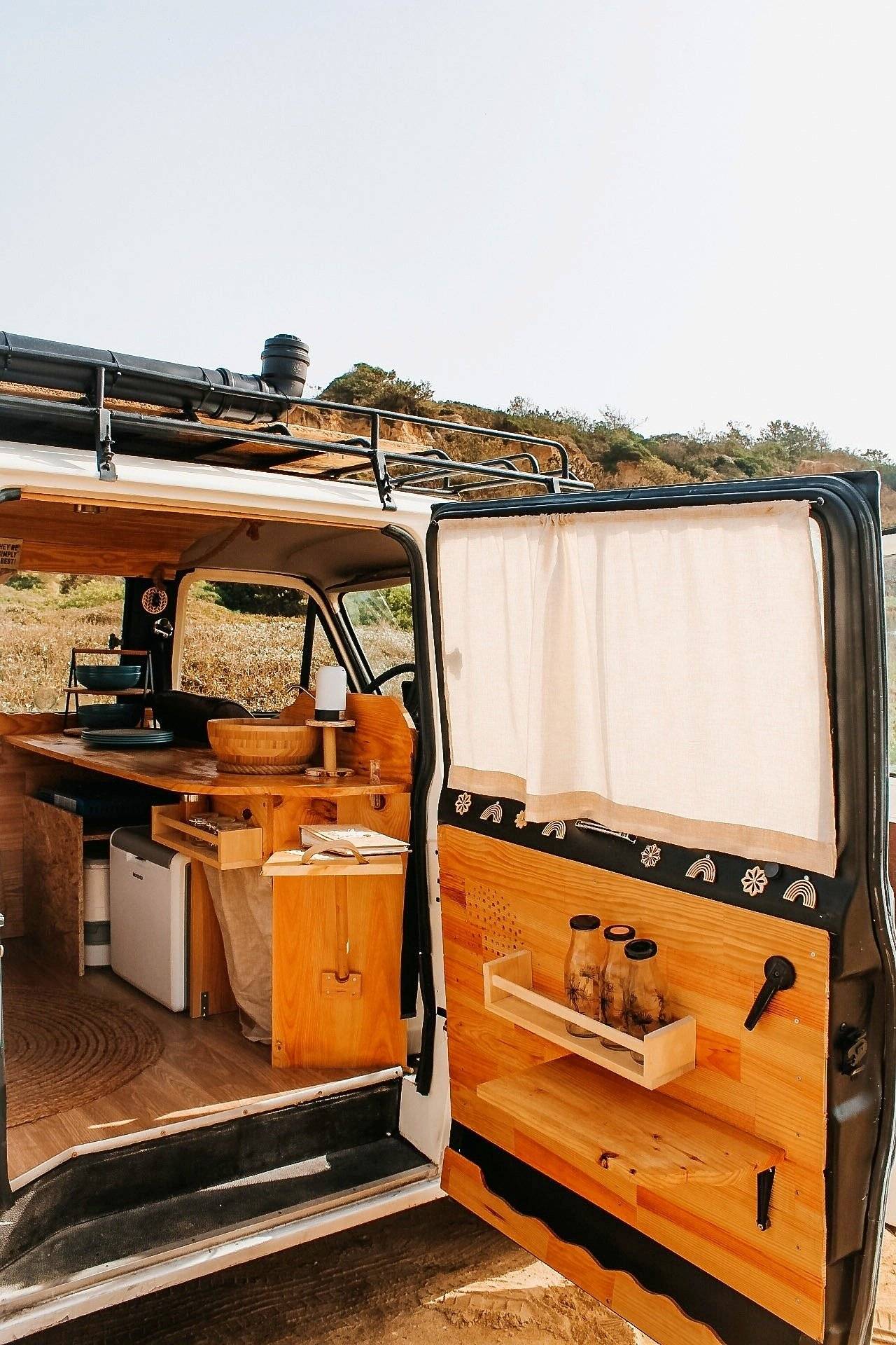 Car Caravane Ford transit