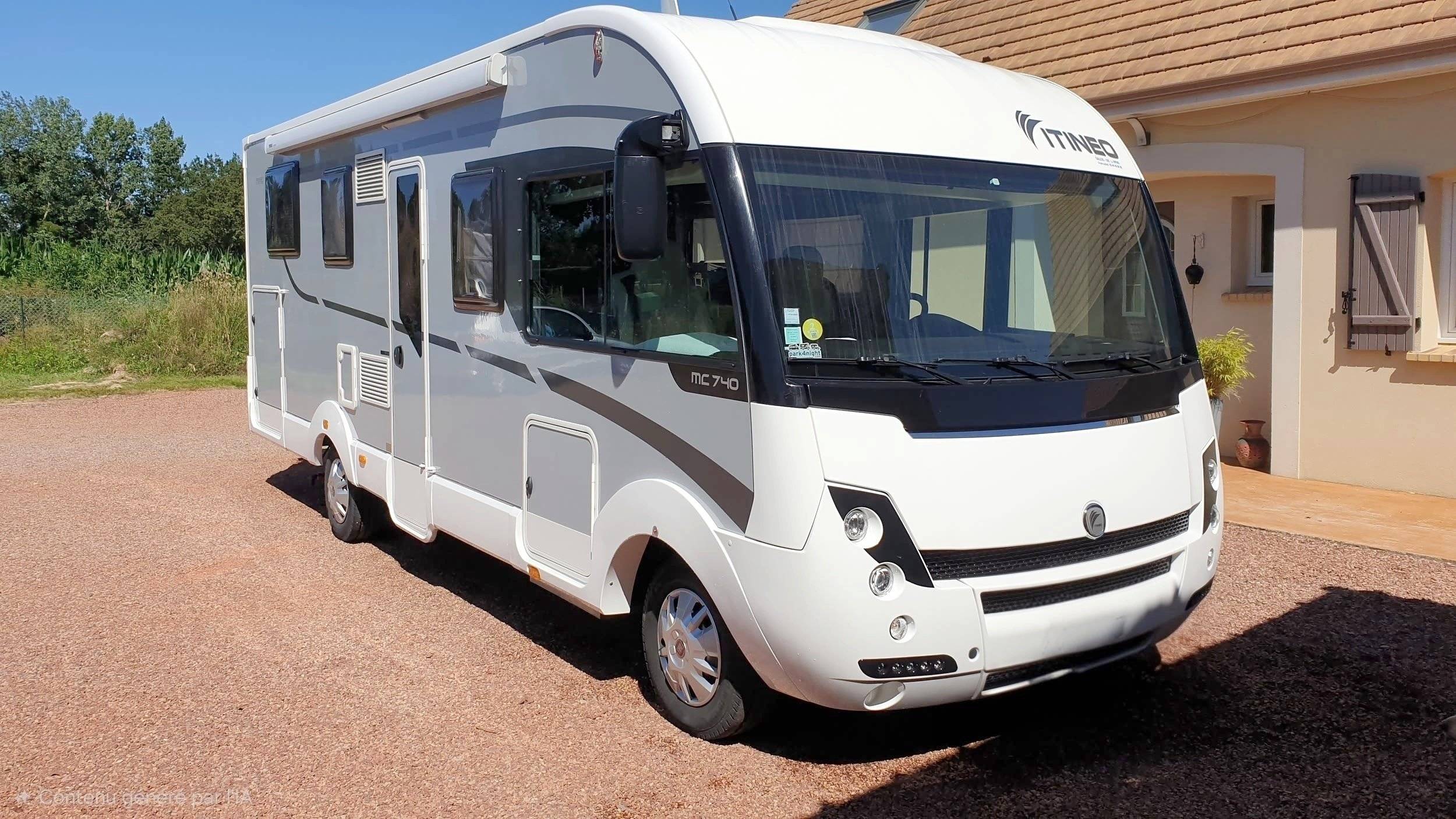 Front view from 3/4 Fiat 2,3 l 130 ch - Yescapa