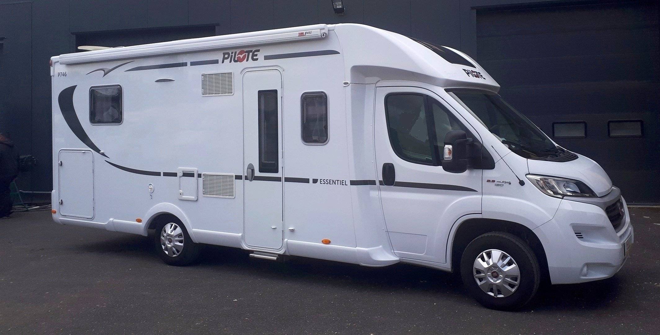 Pilote Pilote P746 C Essentiel