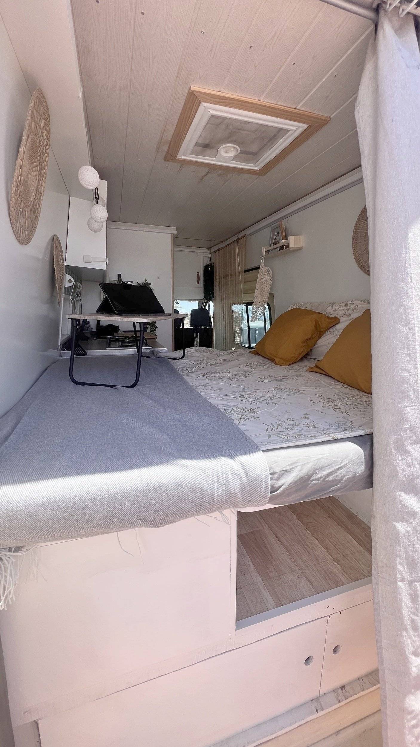 Schlafplätze Ford Transit - Yescapa