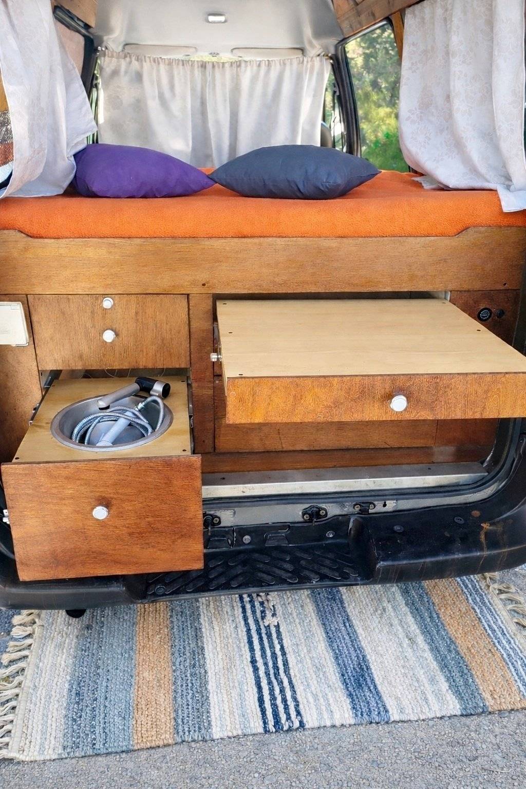 Angolo cucina Nissan Nissan Vanette - Yescapa