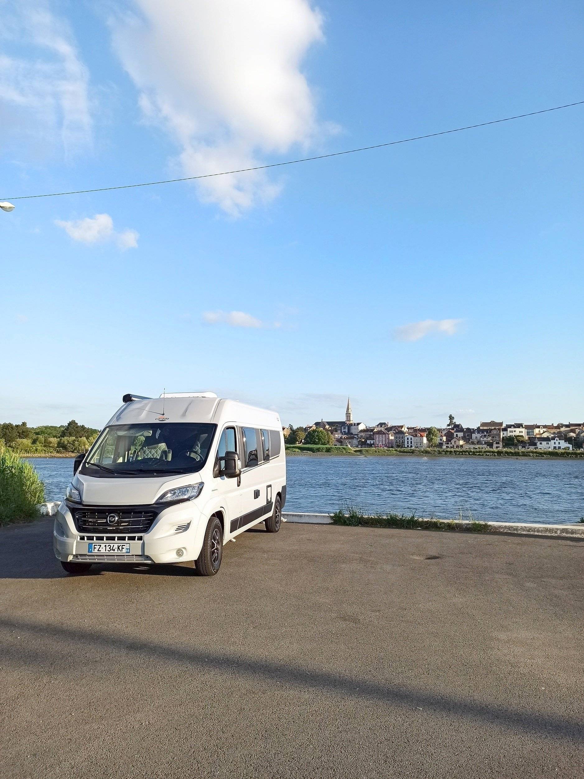 Front view from 3/4 Fiat Ducato 2,3 l Multijet 130 ch. - Yescapa