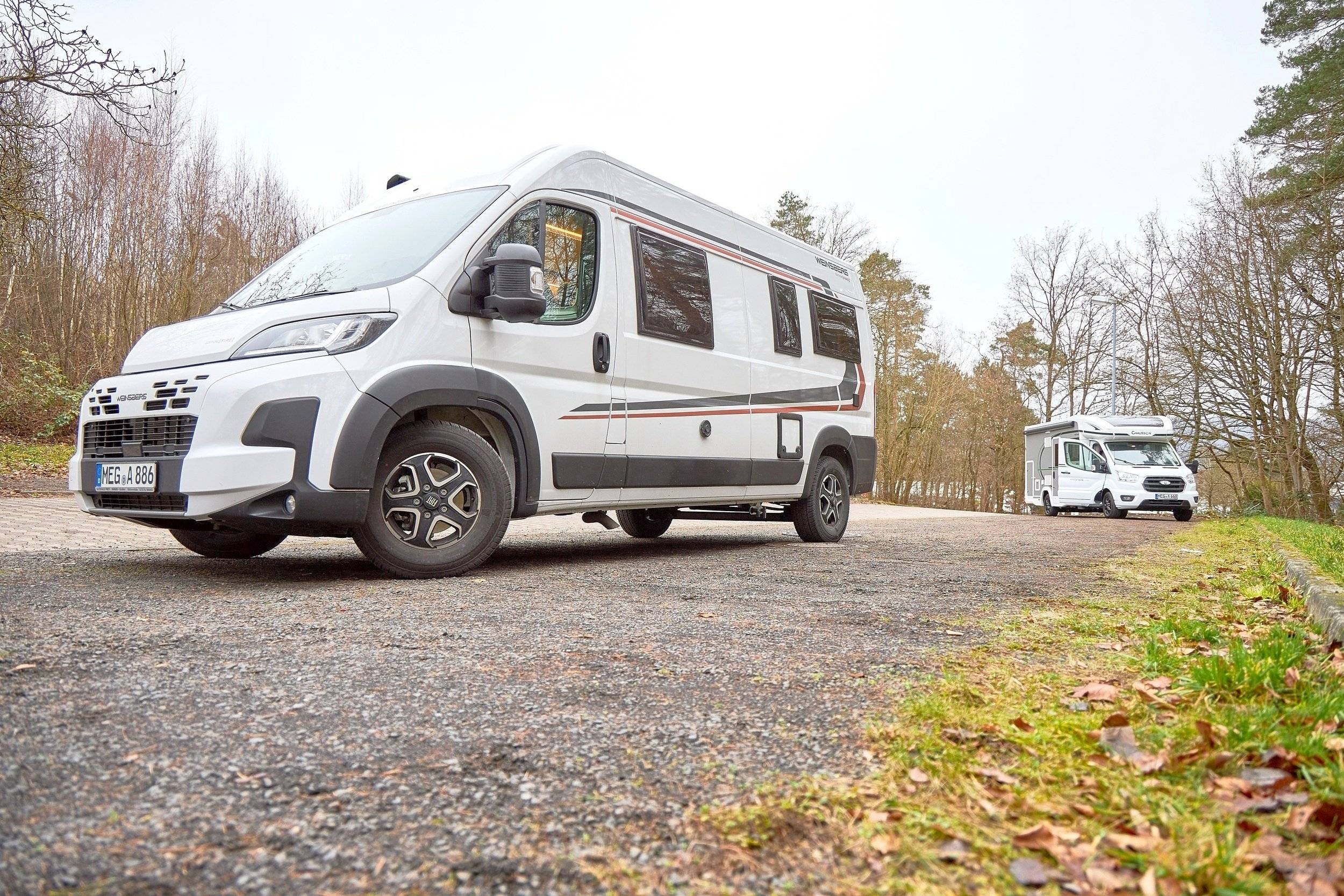 schräge Vorderansicht Fiat Ducato 120 Multijet - Yescapa