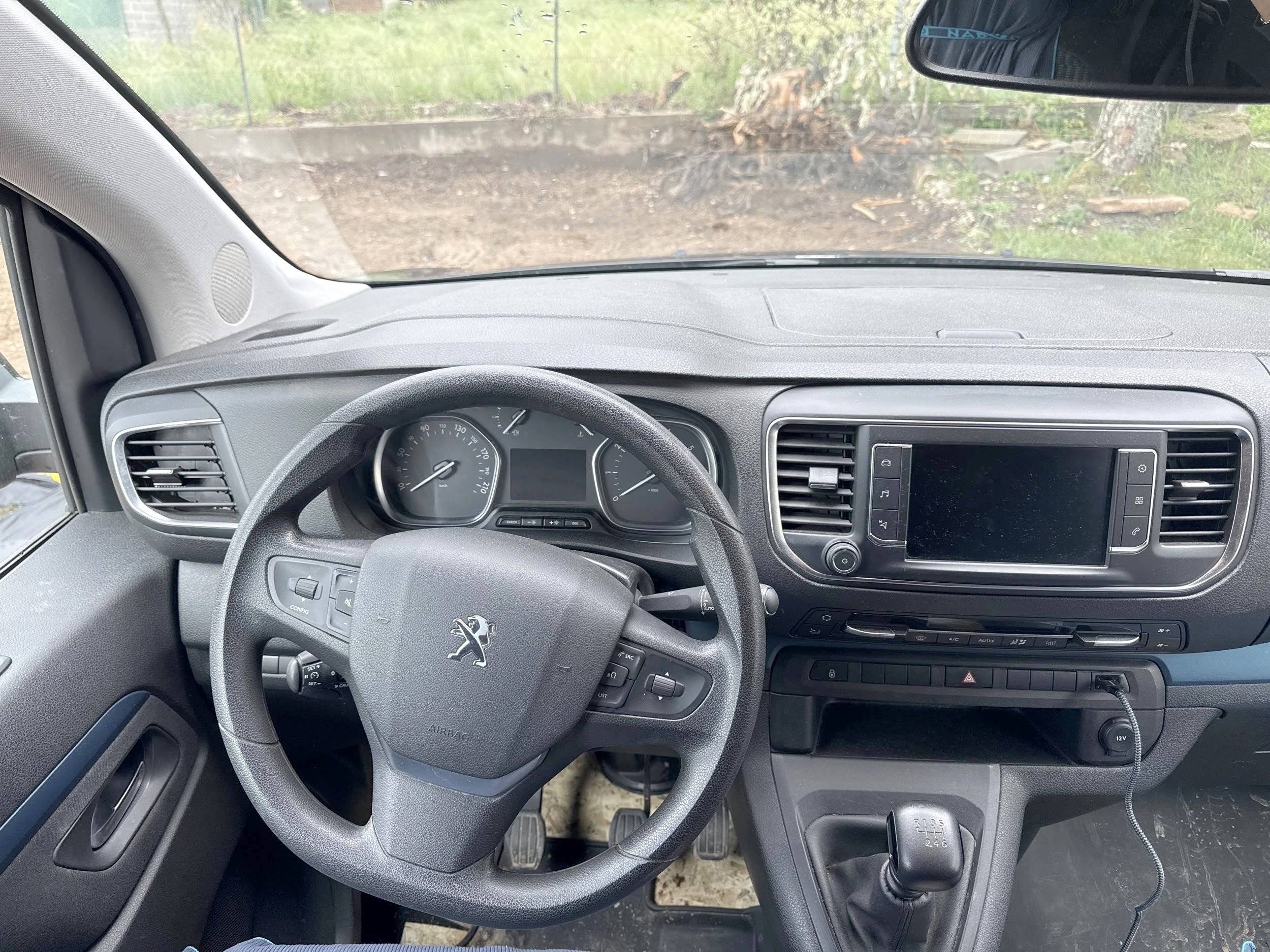 Puesto de conducción Peugeot TRAVELLER - Yescapa