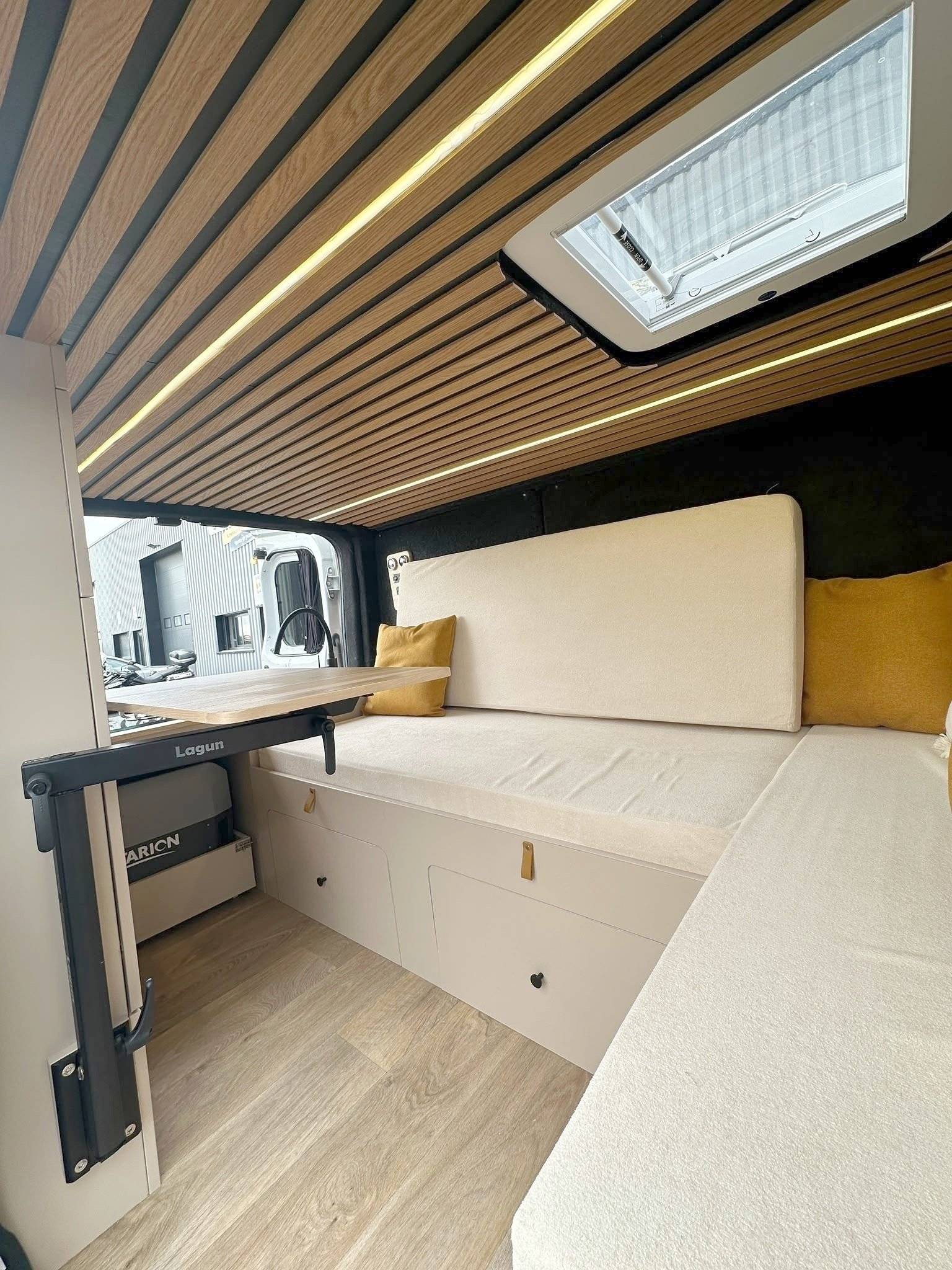 Berth Renault Trafic 3 grand confort DCI 130 cv - Yescapa