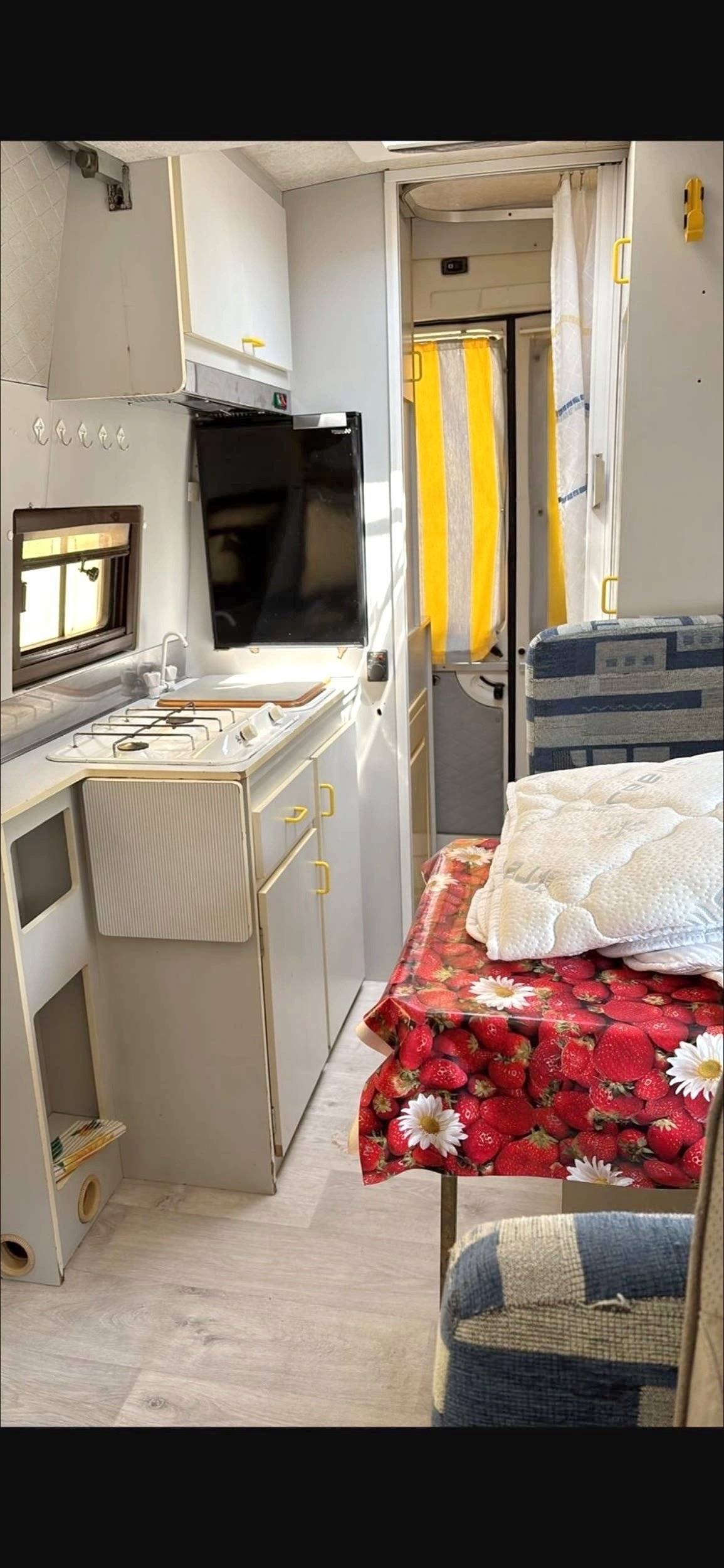 Kitchen Renault Trafic 2 l 90 ch - Yescapa