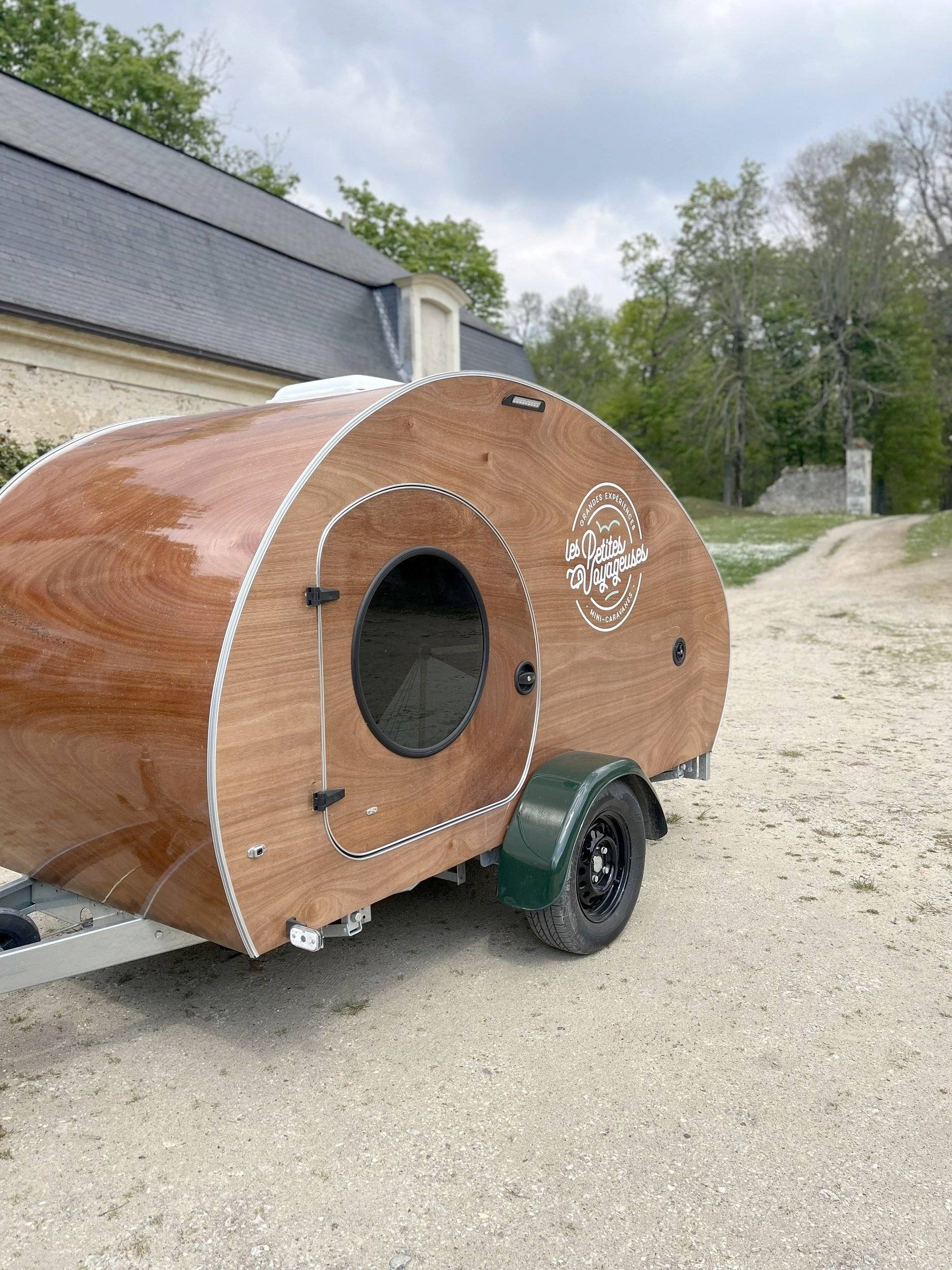 Les Petites Voyageuses  Les Petites Voyageuses