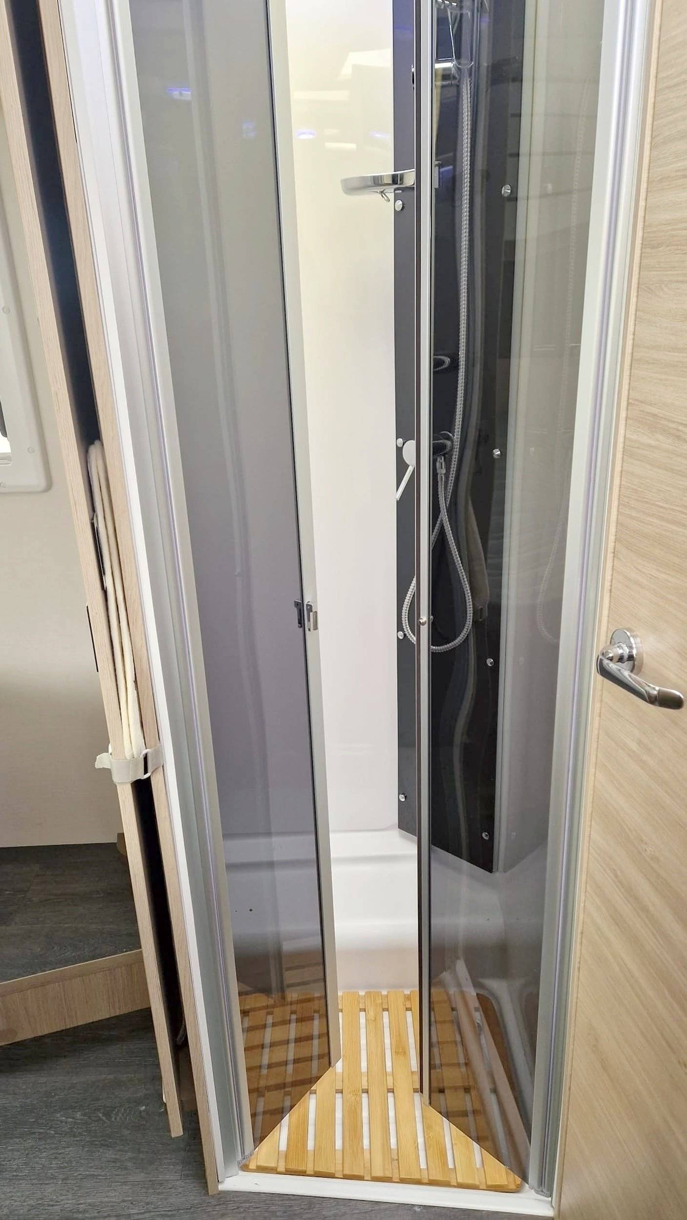 slaapplaatsen Ford Transit 2,0 l 170 ch - Yescapa