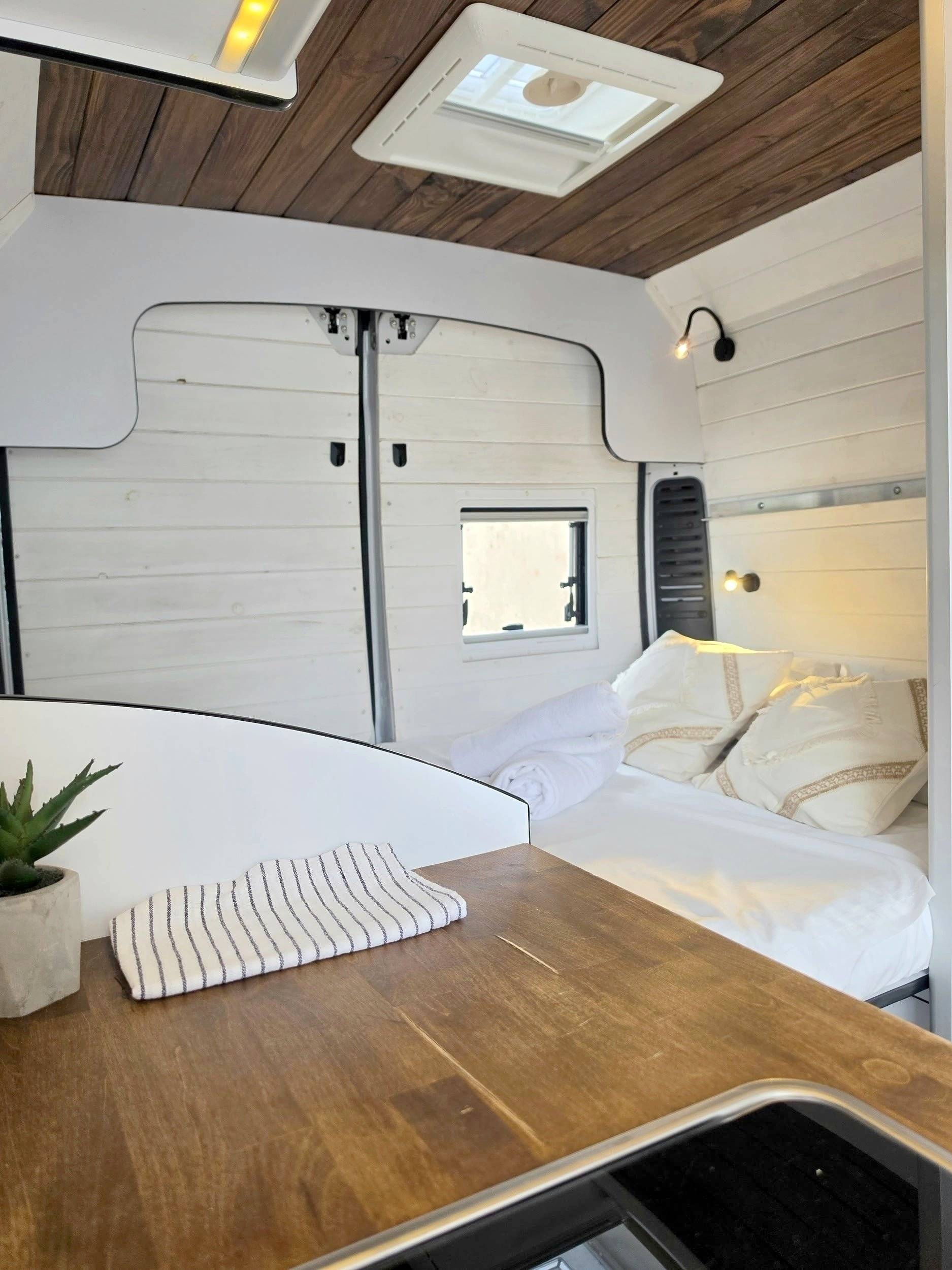 Voorkant 3/4 Peugeot Boxer - Yescapa