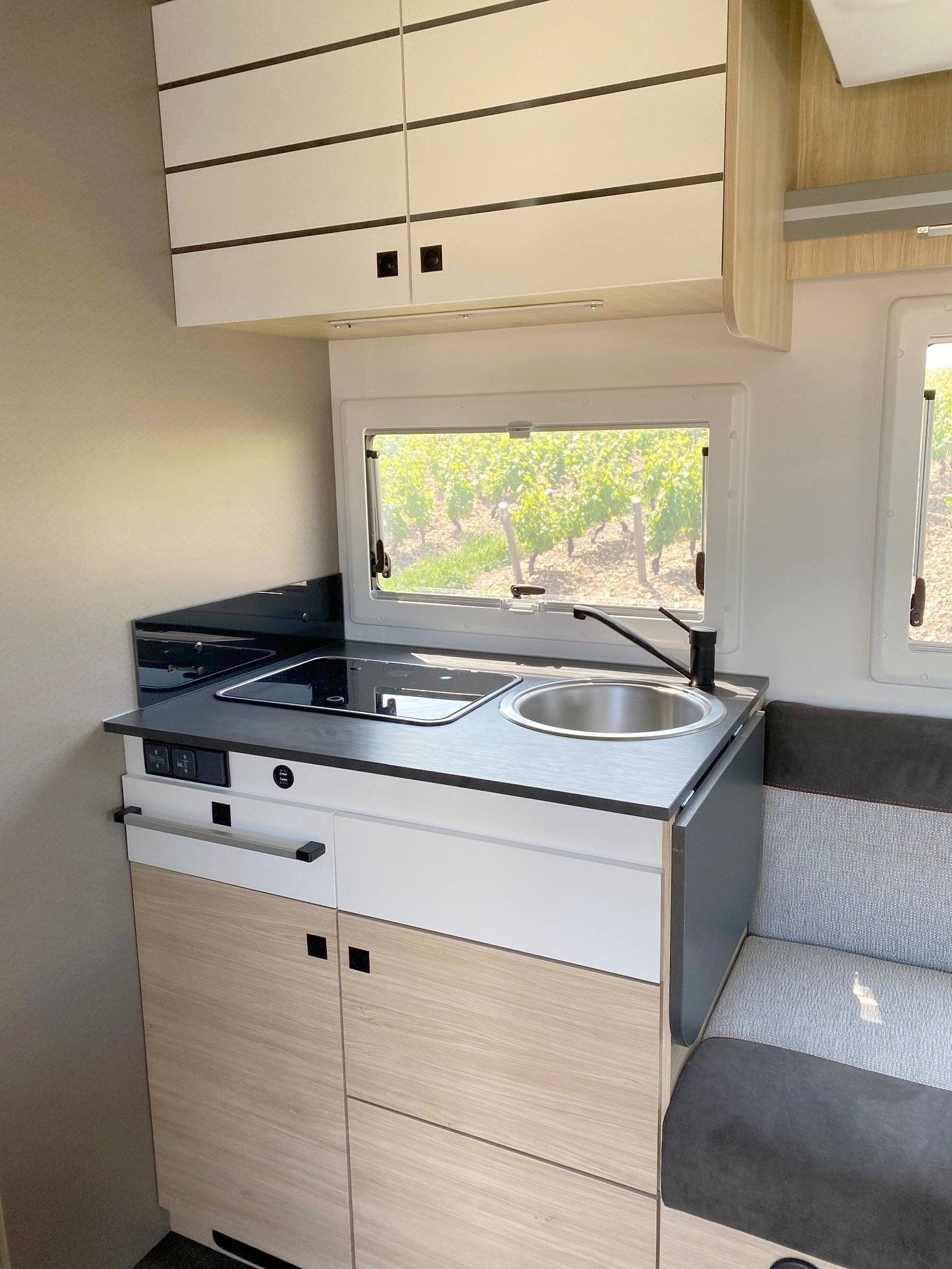 Challenger ford transit