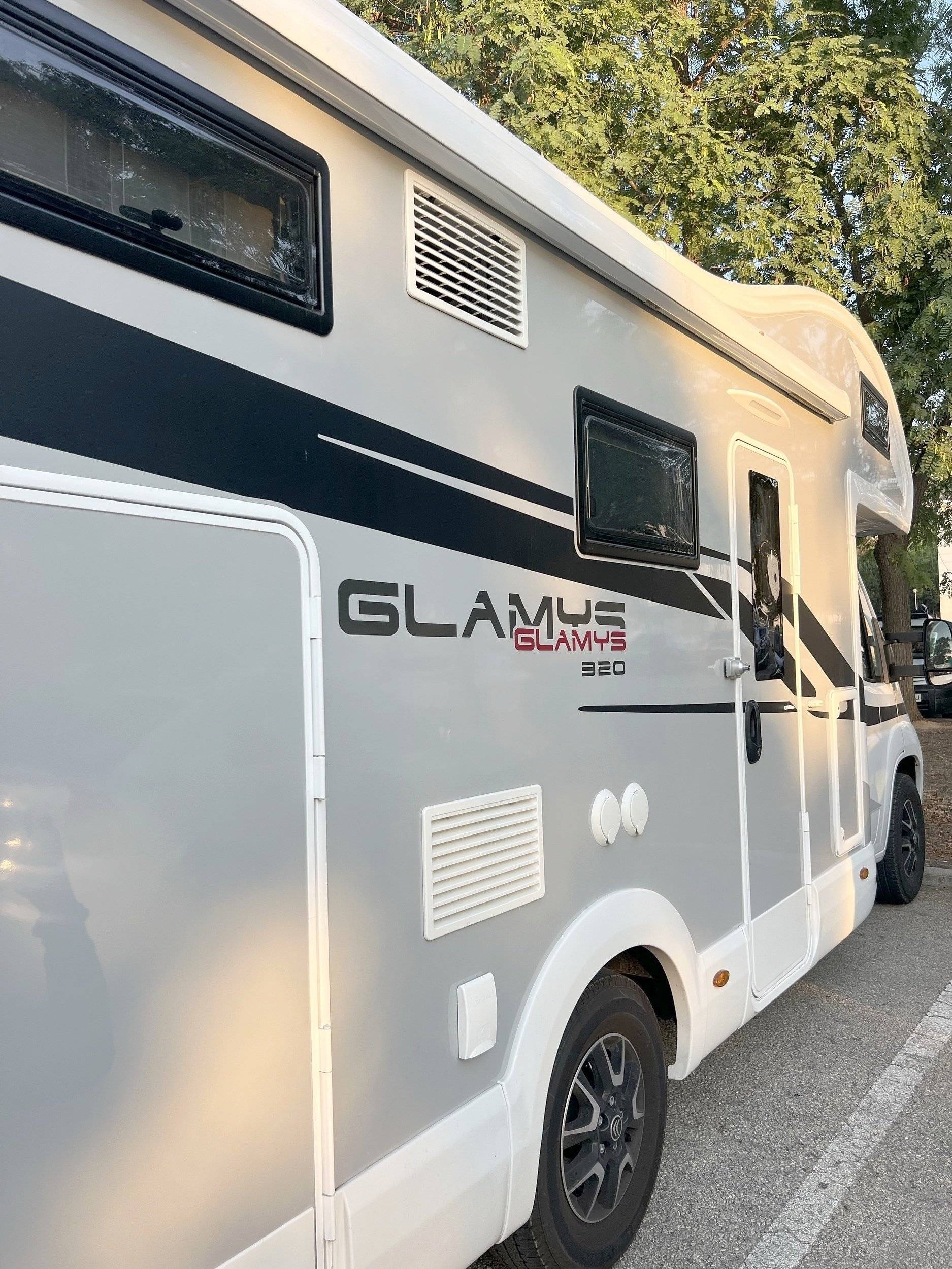 Mclouis McLouis Glamys