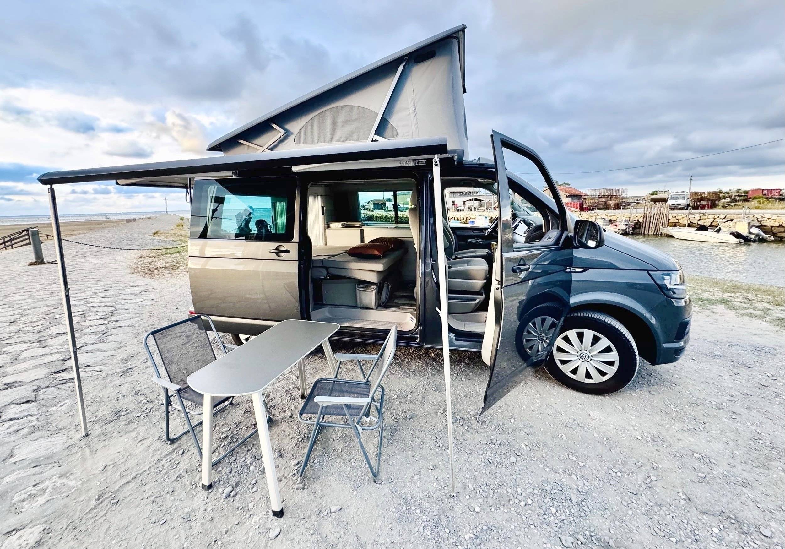 Volkswagen T6 California Coast