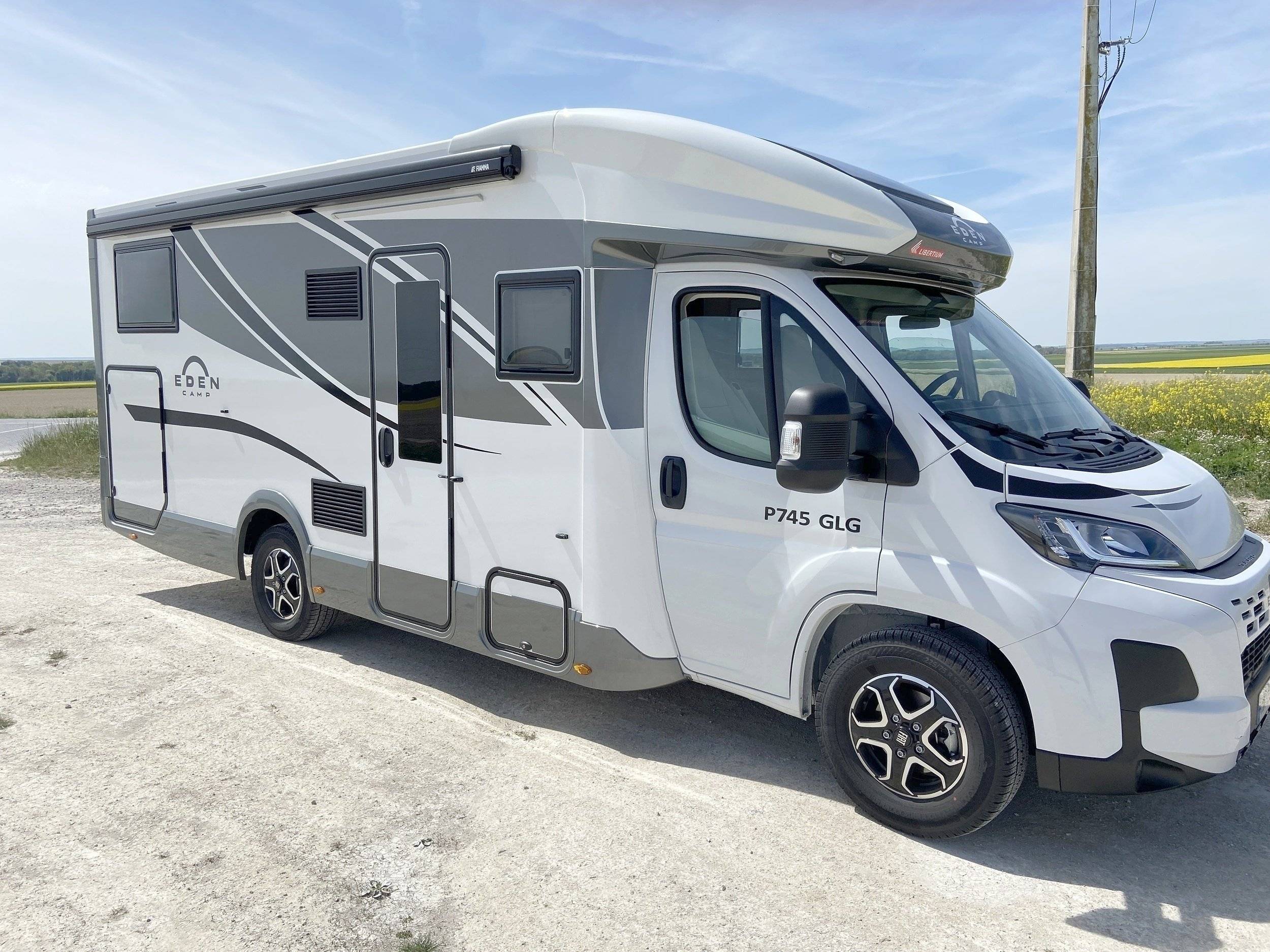 Front view from 3/4 Fiat 2.2 MJ AdBlue 140CV - Yescapa