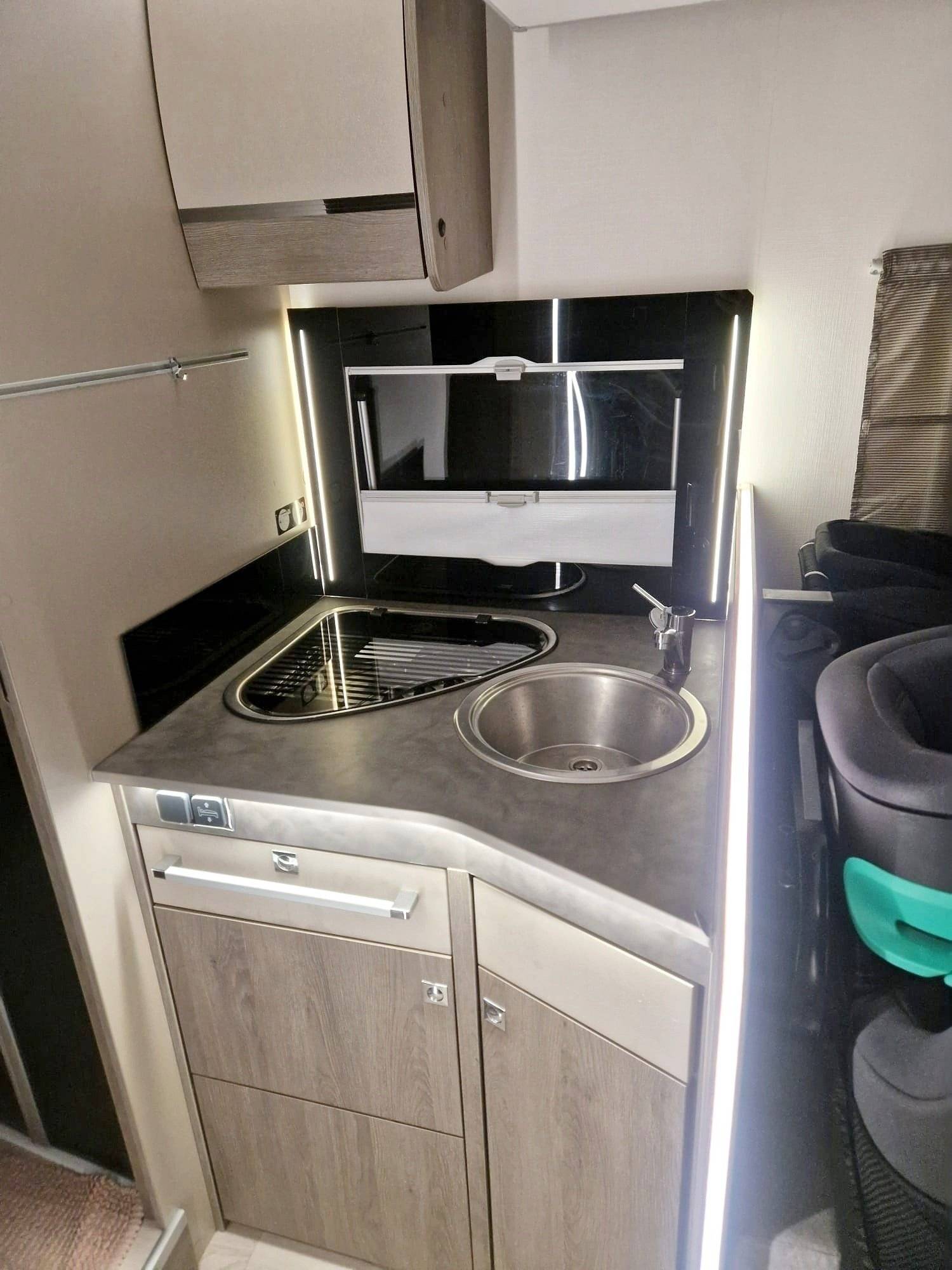 Challenger 358EB Graphite