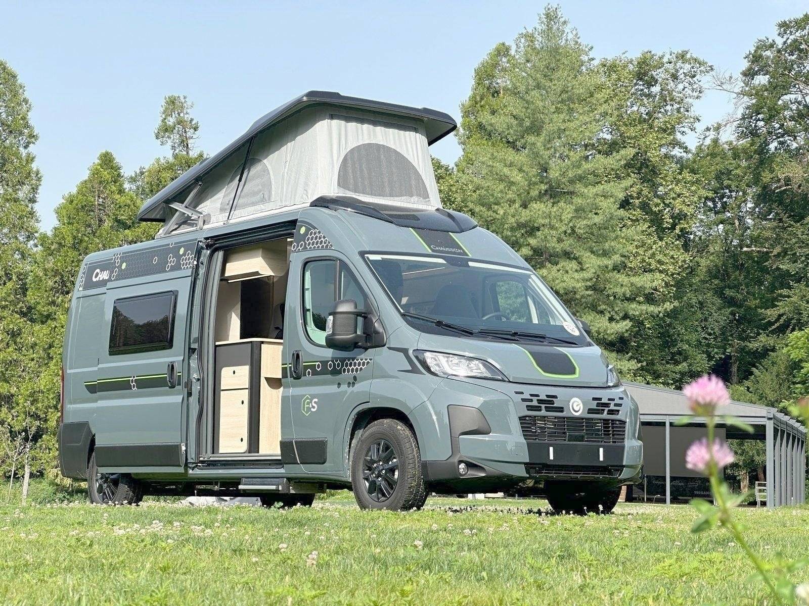 Front view from 3/4 Fiat Ducato - Yescapa