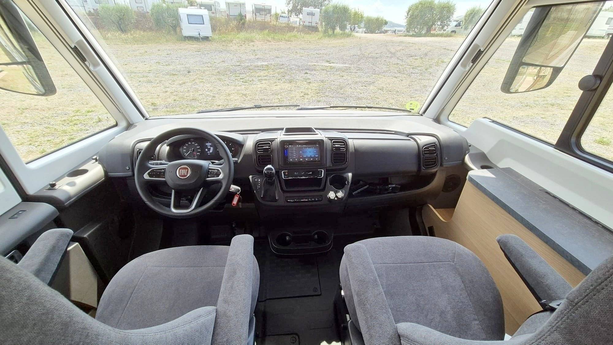 Adria SONIC 700 PLUS DC