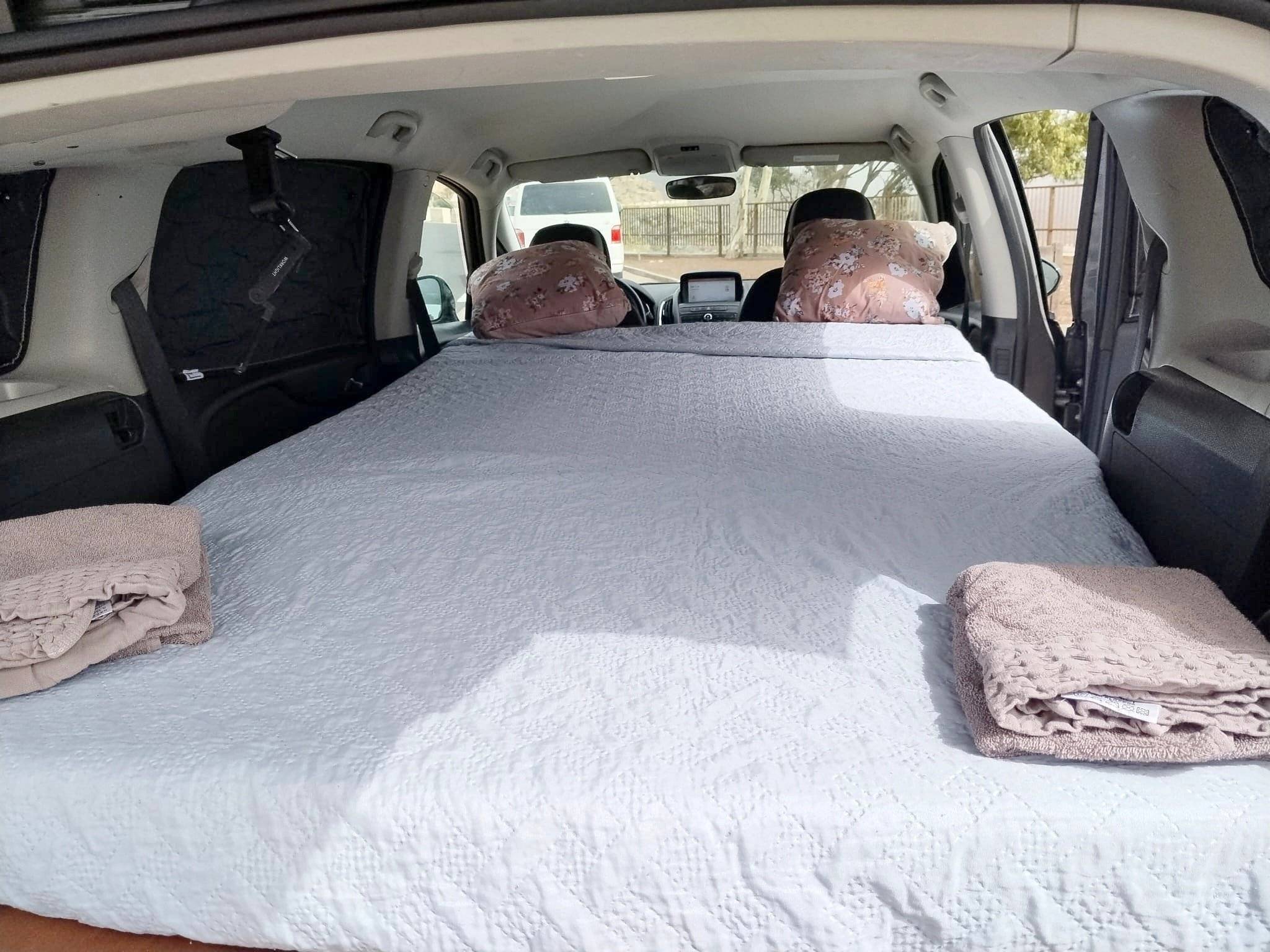 Plazas en cama Opel Zafira - Yescapa