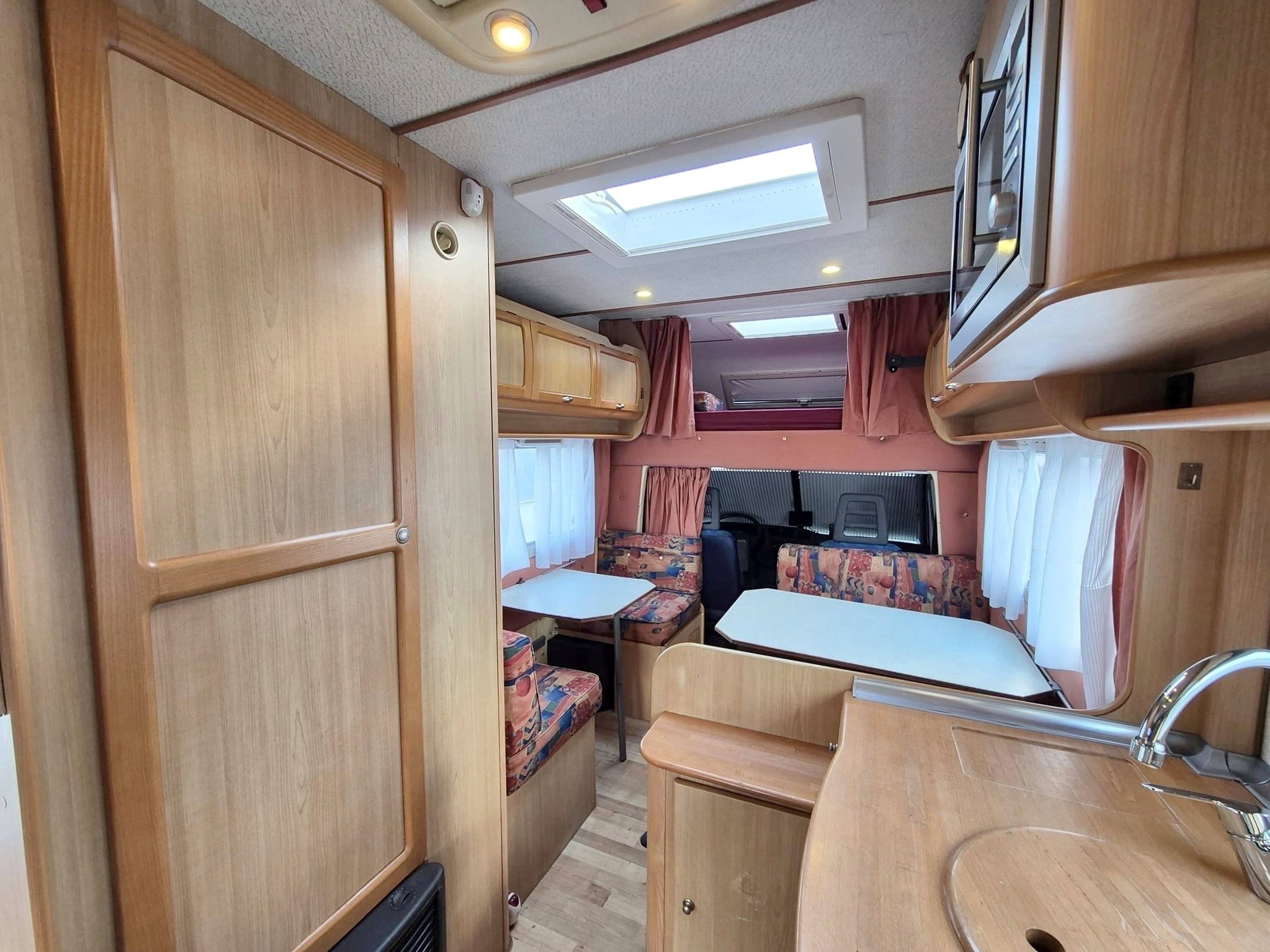 Plazas en cama Fiat Ducato 2,8 l 115 ch/Al-Ko - Yescapa