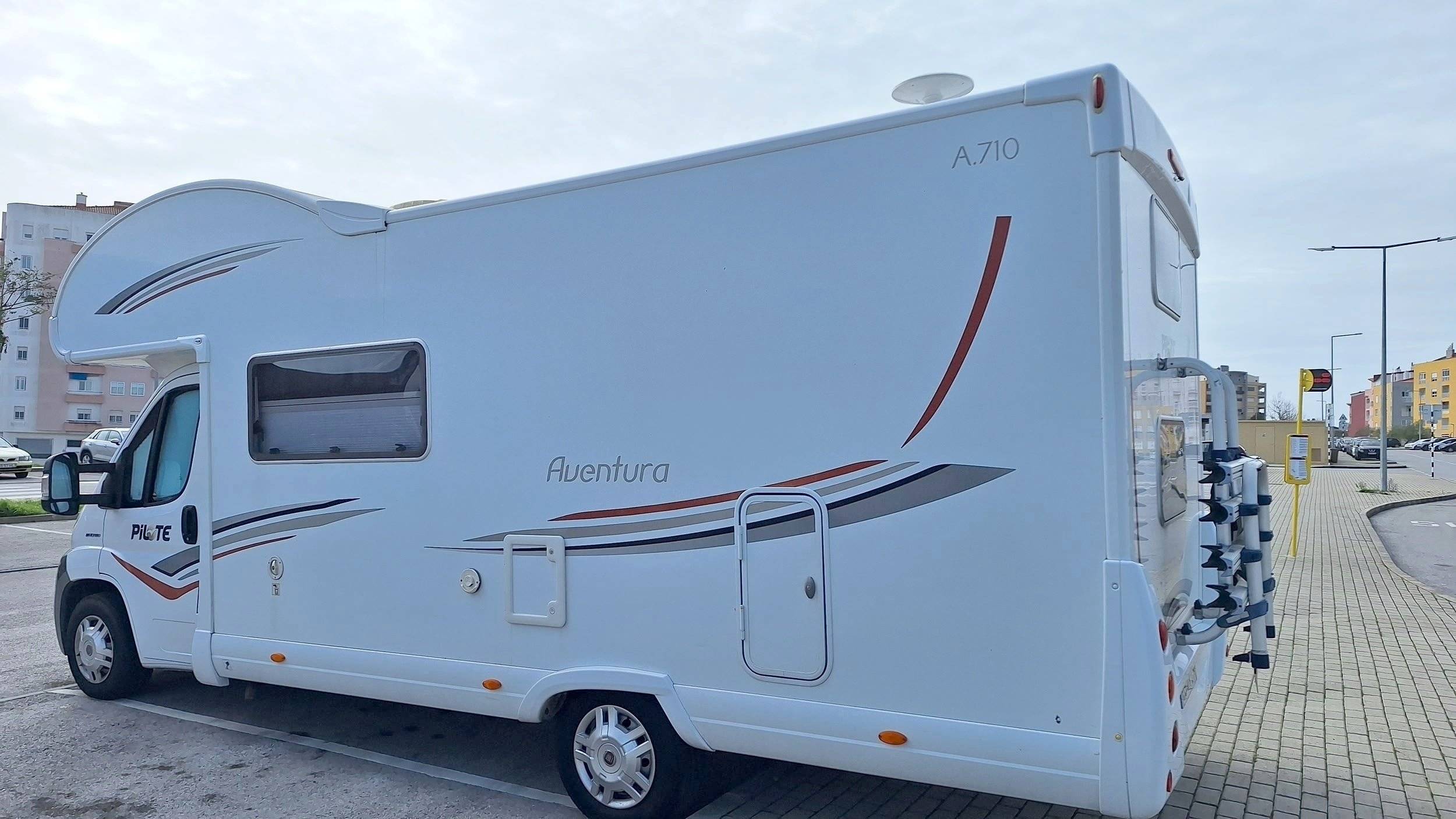 Pilote Aventura A-710