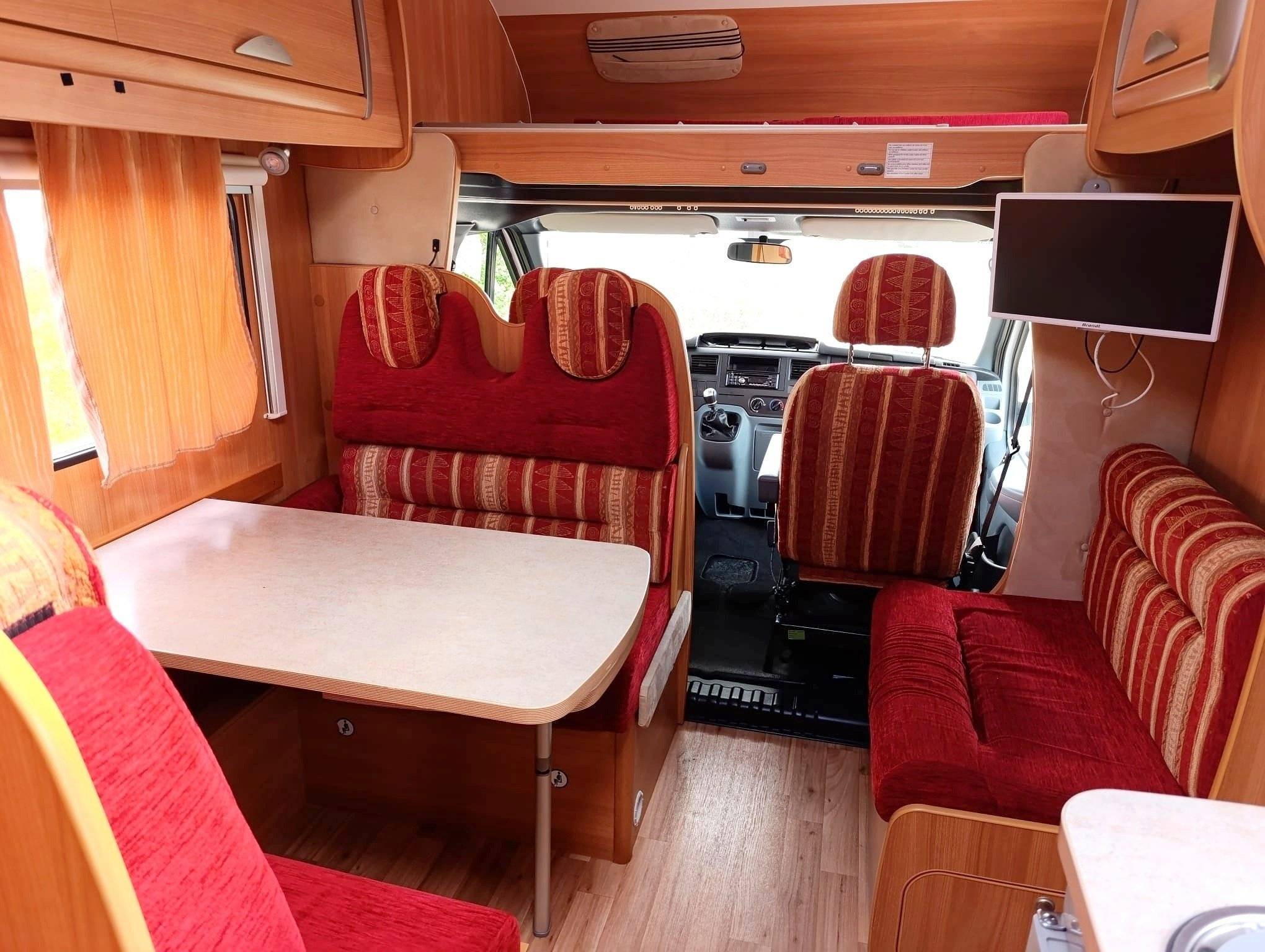 Letti Ford ford transit - Yescapa