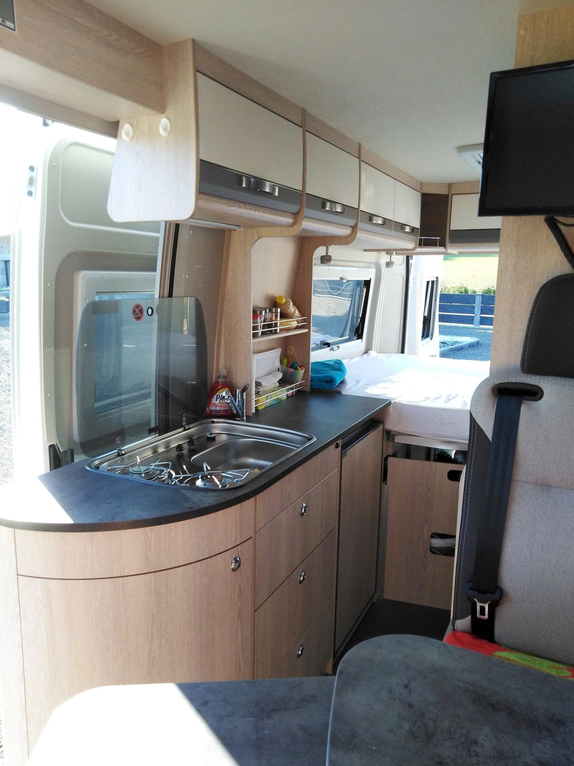Coin cuisine Citroën 2.2L 140CV - Yescapa