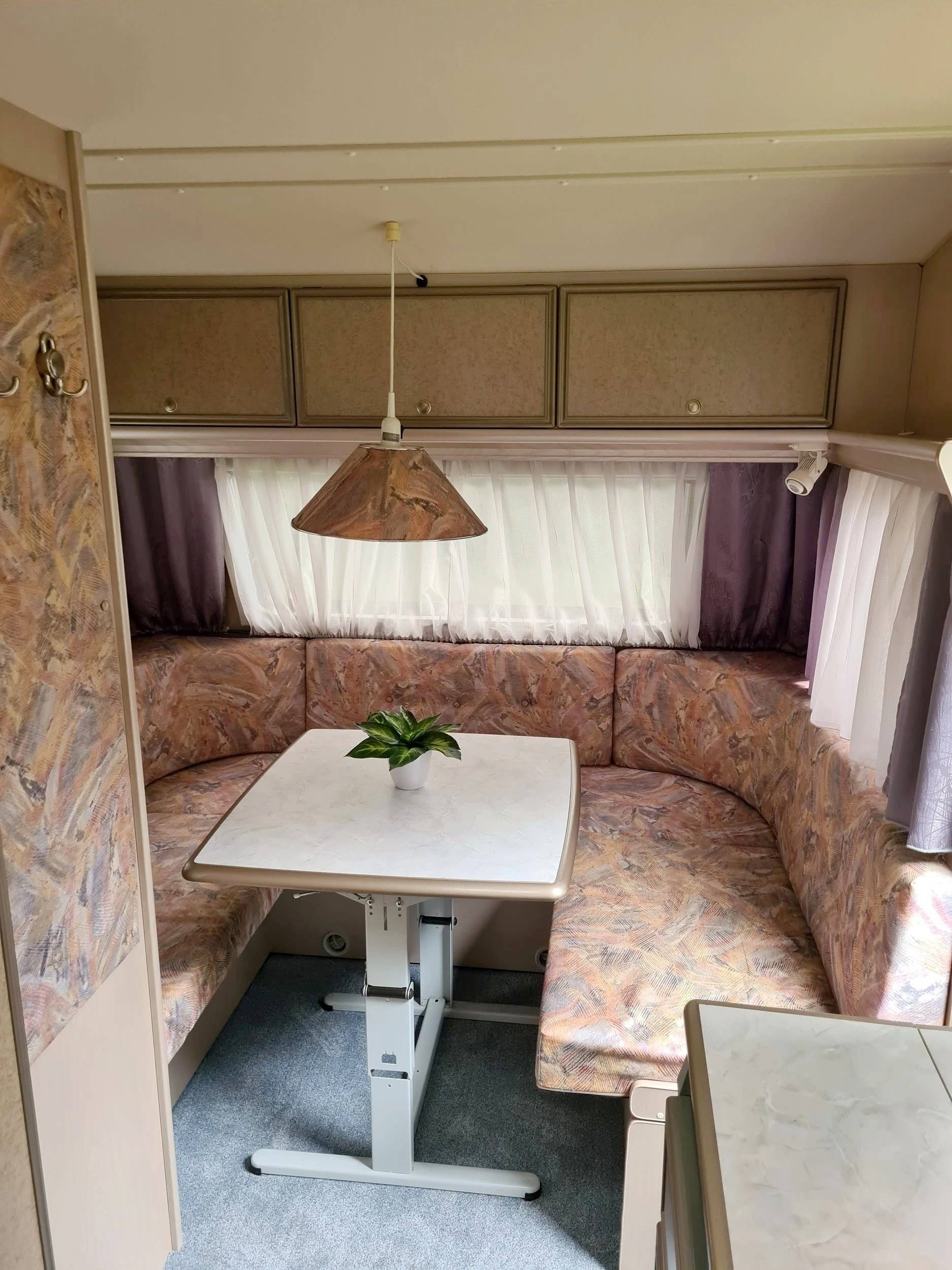 Coin repas Volkswagen 2,0 l 140 ch - Yescapa