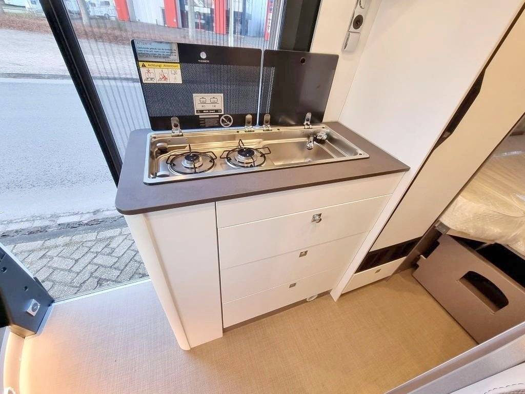 Bürstner ELISEO C642