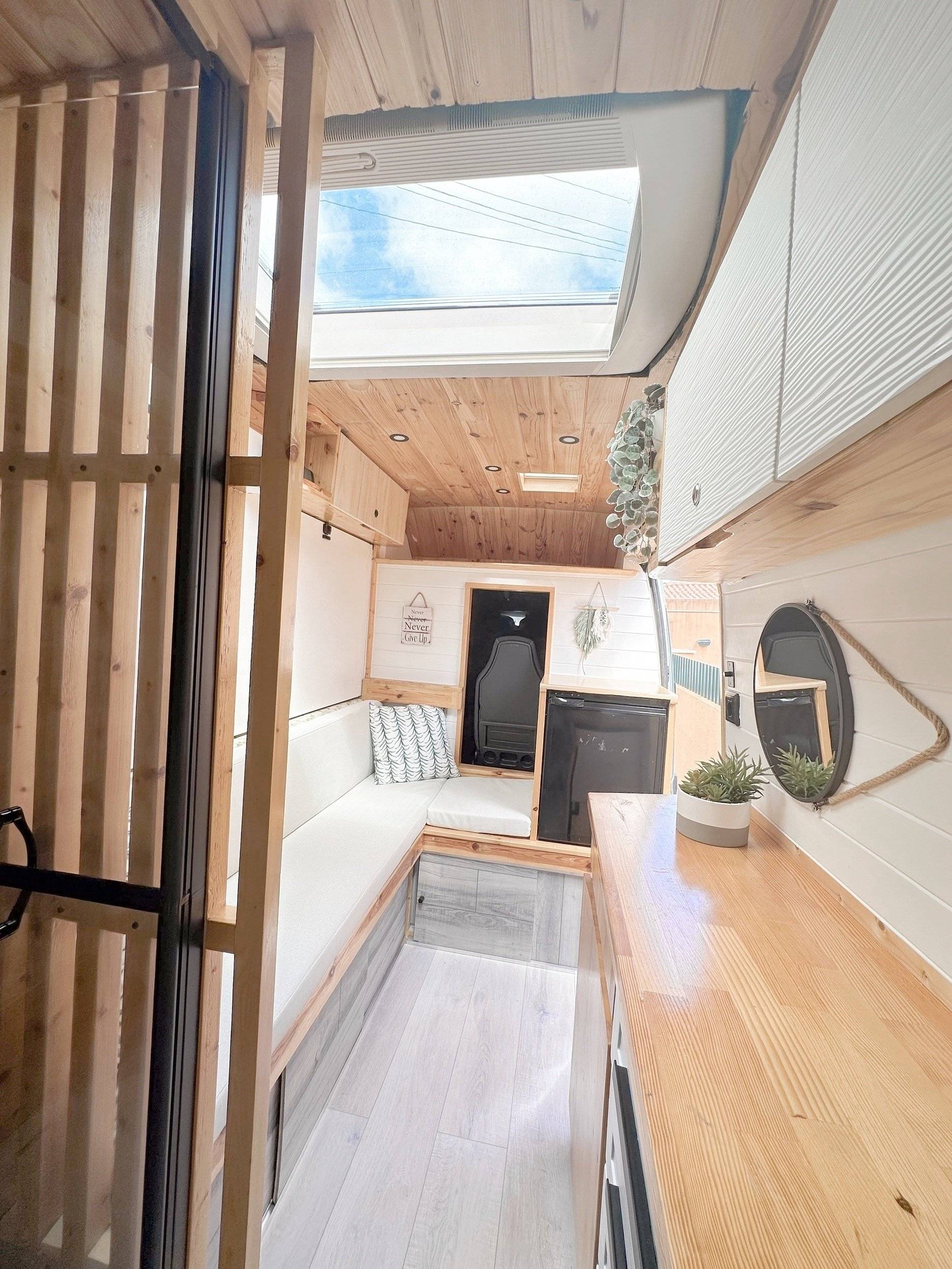 van.out Renault Master