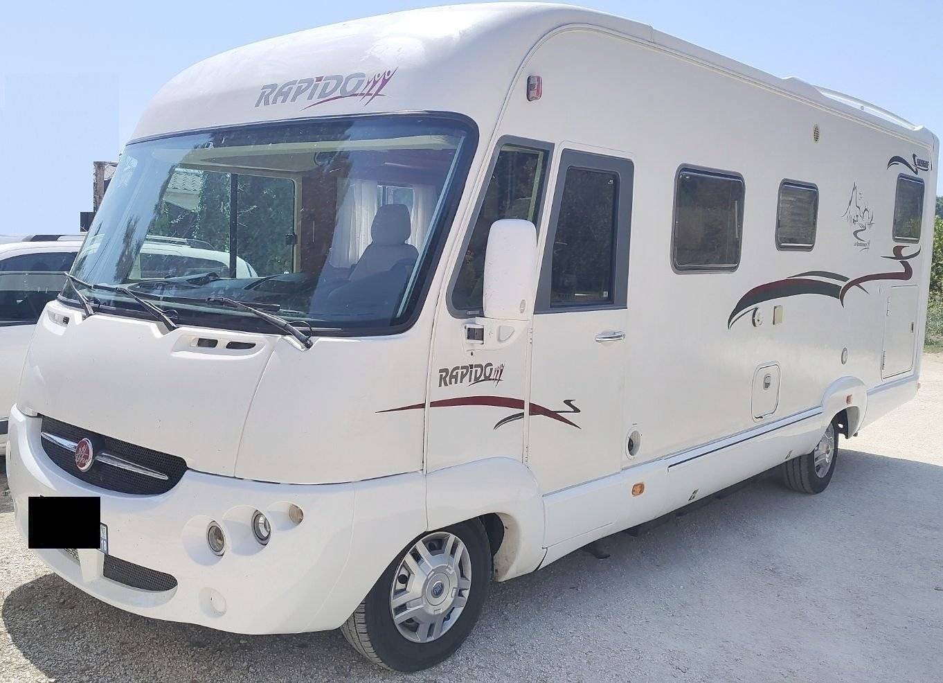Front view from 3/4 Fiat 2,3 l 130 ch - Yescapa