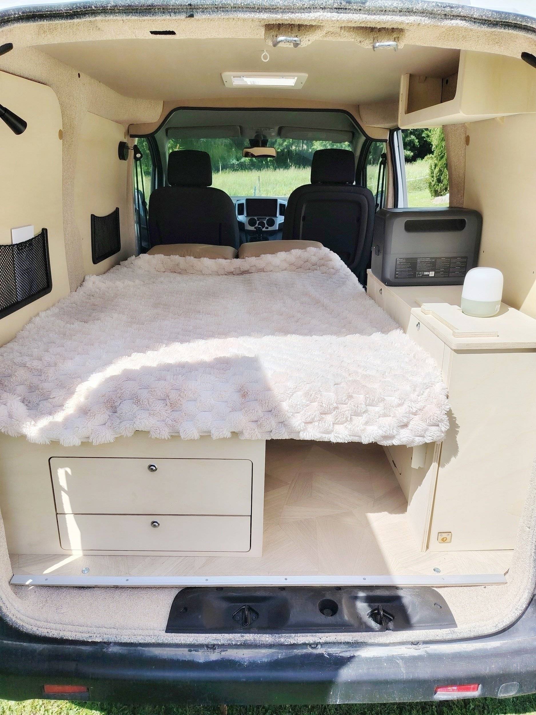 Berth Nissan NV200 - Yescapa