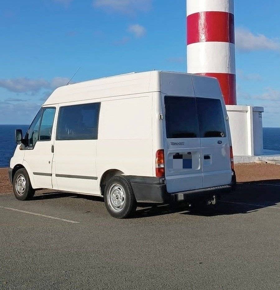 Front view from 3/4 Ford - Yescapa