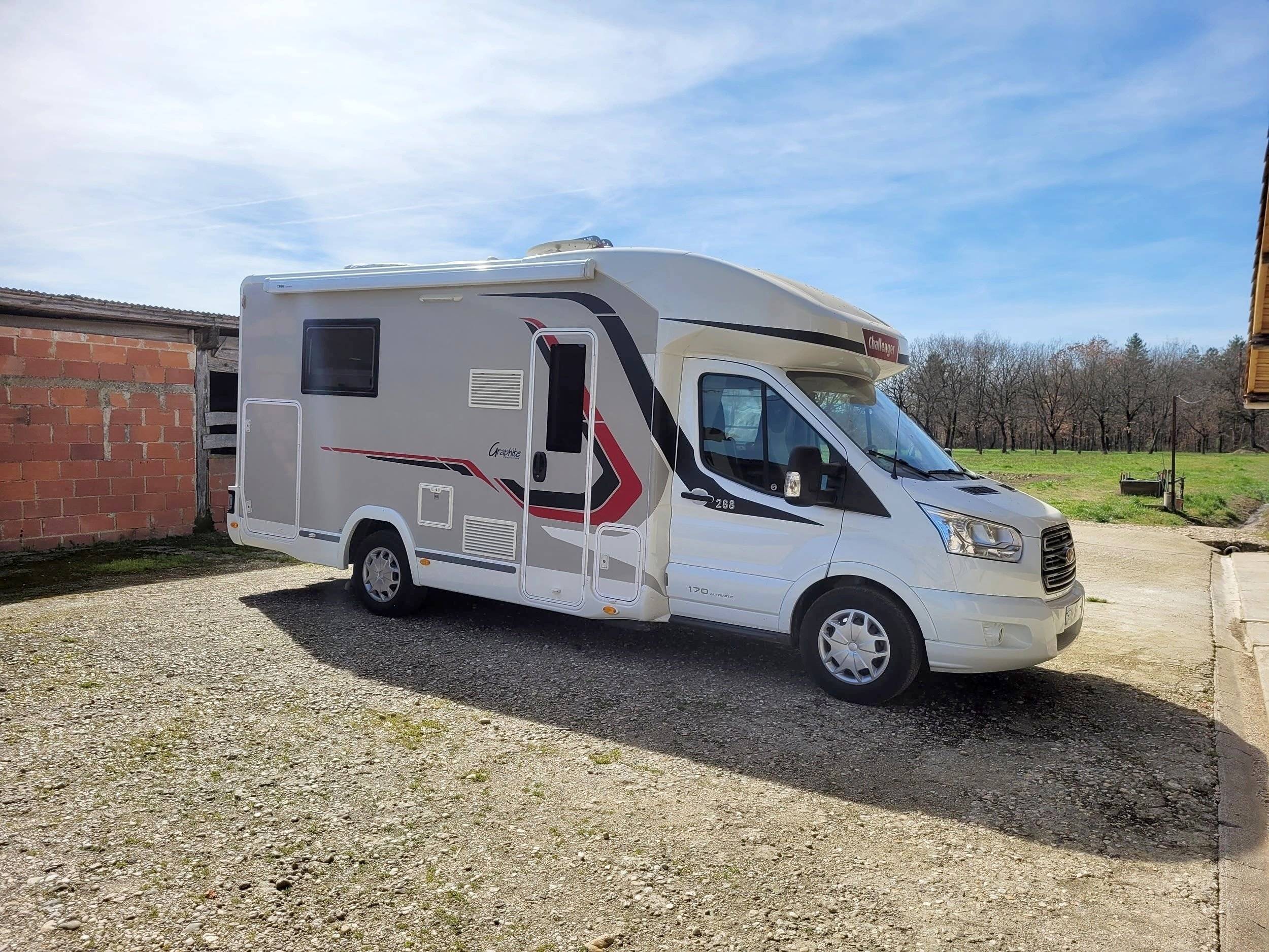 Challenger Graphite 288 , 170 PS